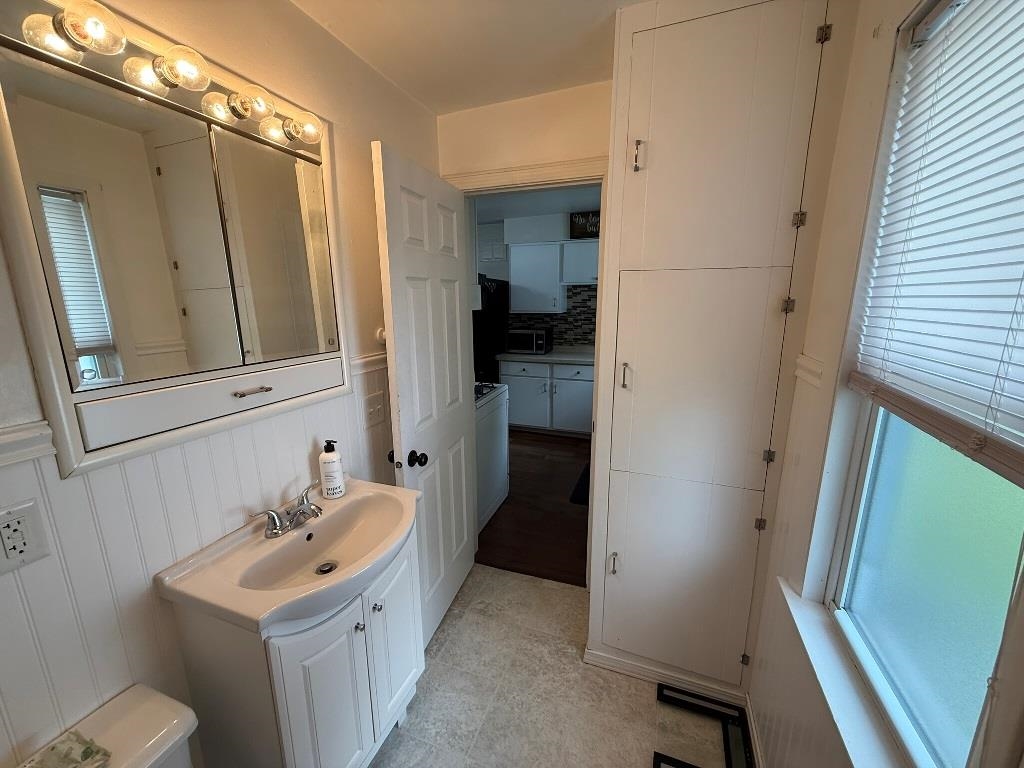 908 N 7TH AVENUE, Wausau, Wisconsin 54401, 1 Bedroom Bedrooms, ,1 BathroomBathrooms,Residential,For Sale,908 N 7TH AVENUE,22502208