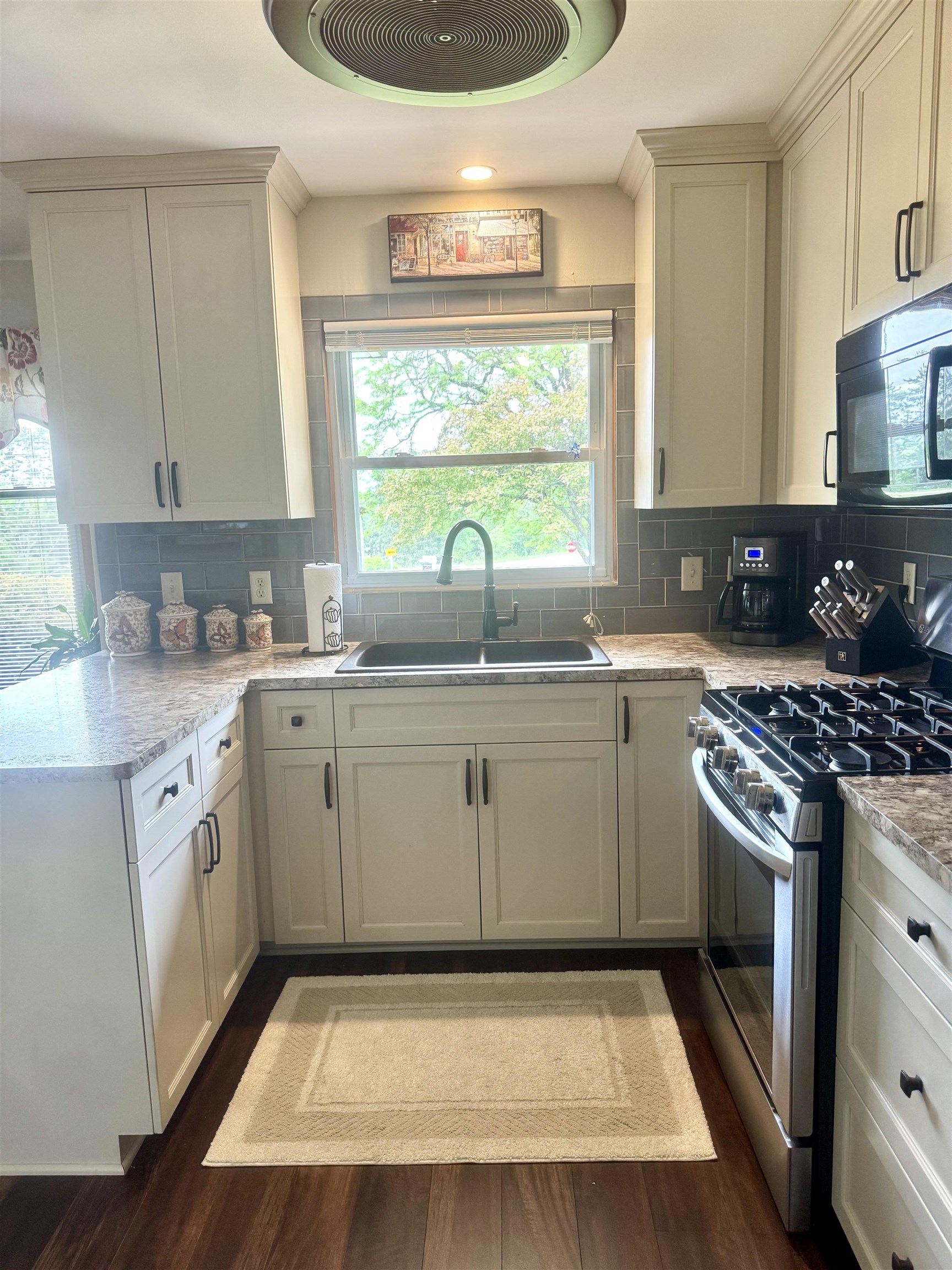6307 OLD AMISH ROAD, Plover, Wisconsin 54467, 2 Bedrooms Bedrooms, ,2 BathroomsBathrooms,Residential,For Sale,6307 OLD AMISH ROAD,22502214