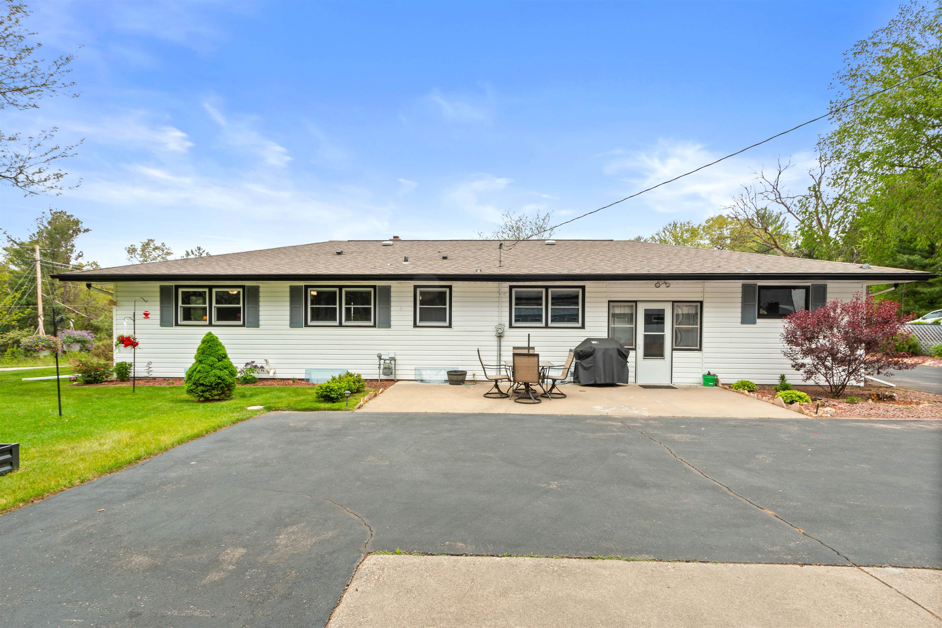 6307 OLD AMISH ROAD, Plover, Wisconsin 54467, 2 Bedrooms Bedrooms, ,2 BathroomsBathrooms,Residential,For Sale,6307 OLD AMISH ROAD,22502214