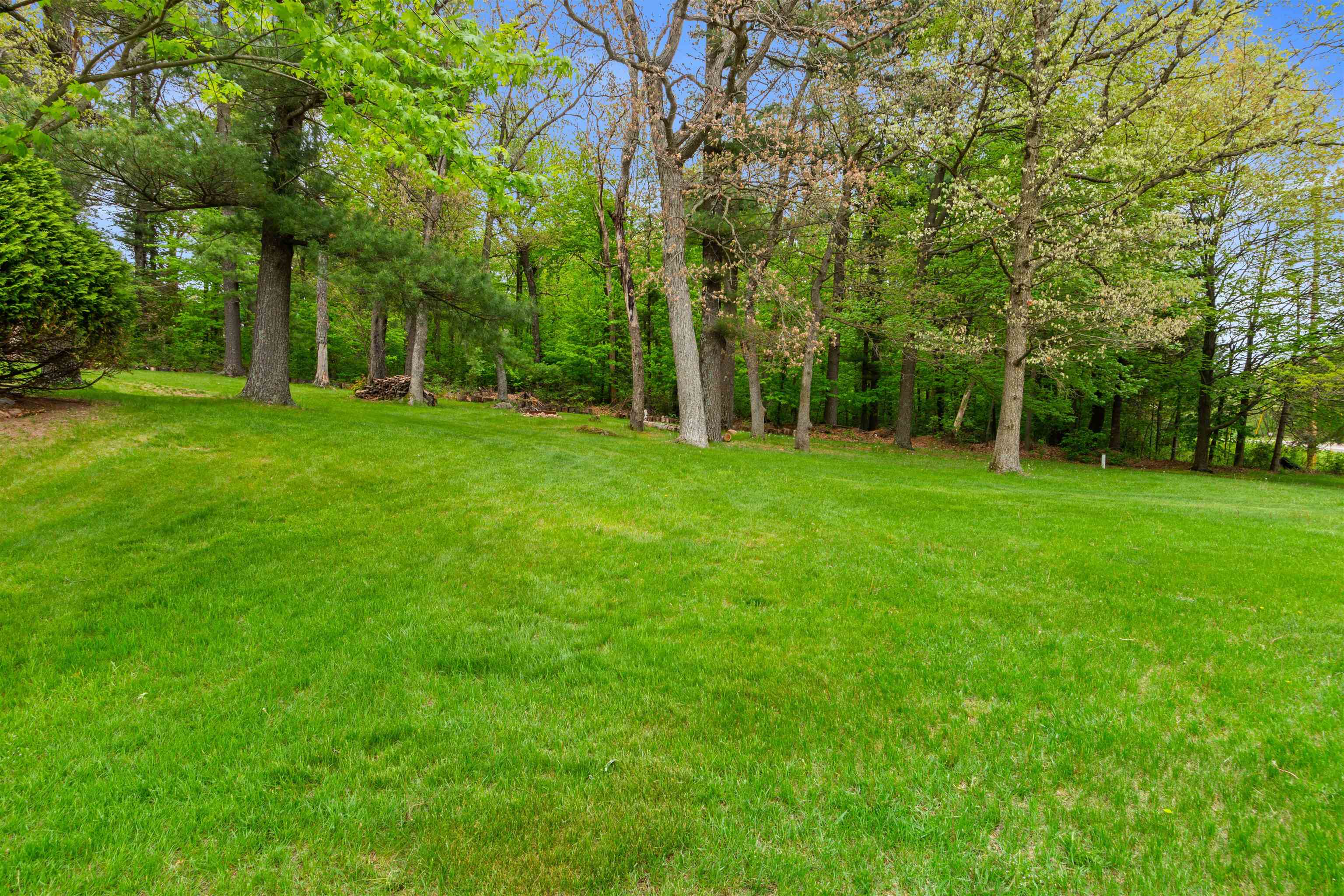 6307 OLD AMISH ROAD, Plover, Wisconsin 54467, 2 Bedrooms Bedrooms, ,2 BathroomsBathrooms,Residential,For Sale,6307 OLD AMISH ROAD,22502214