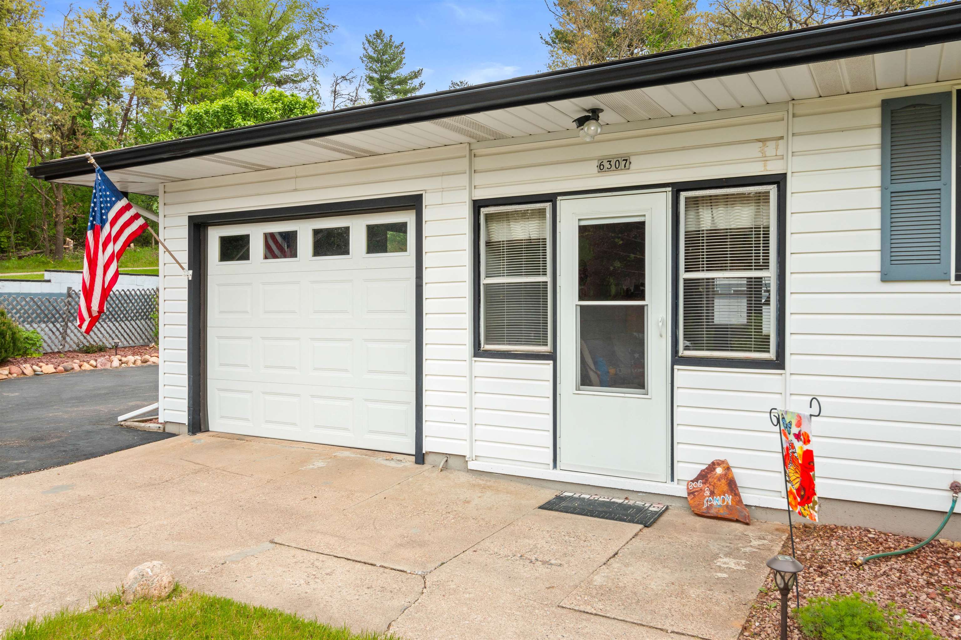 6307 OLD AMISH ROAD, Plover, Wisconsin 54467, 2 Bedrooms Bedrooms, ,2 BathroomsBathrooms,Residential,For Sale,6307 OLD AMISH ROAD,22502214