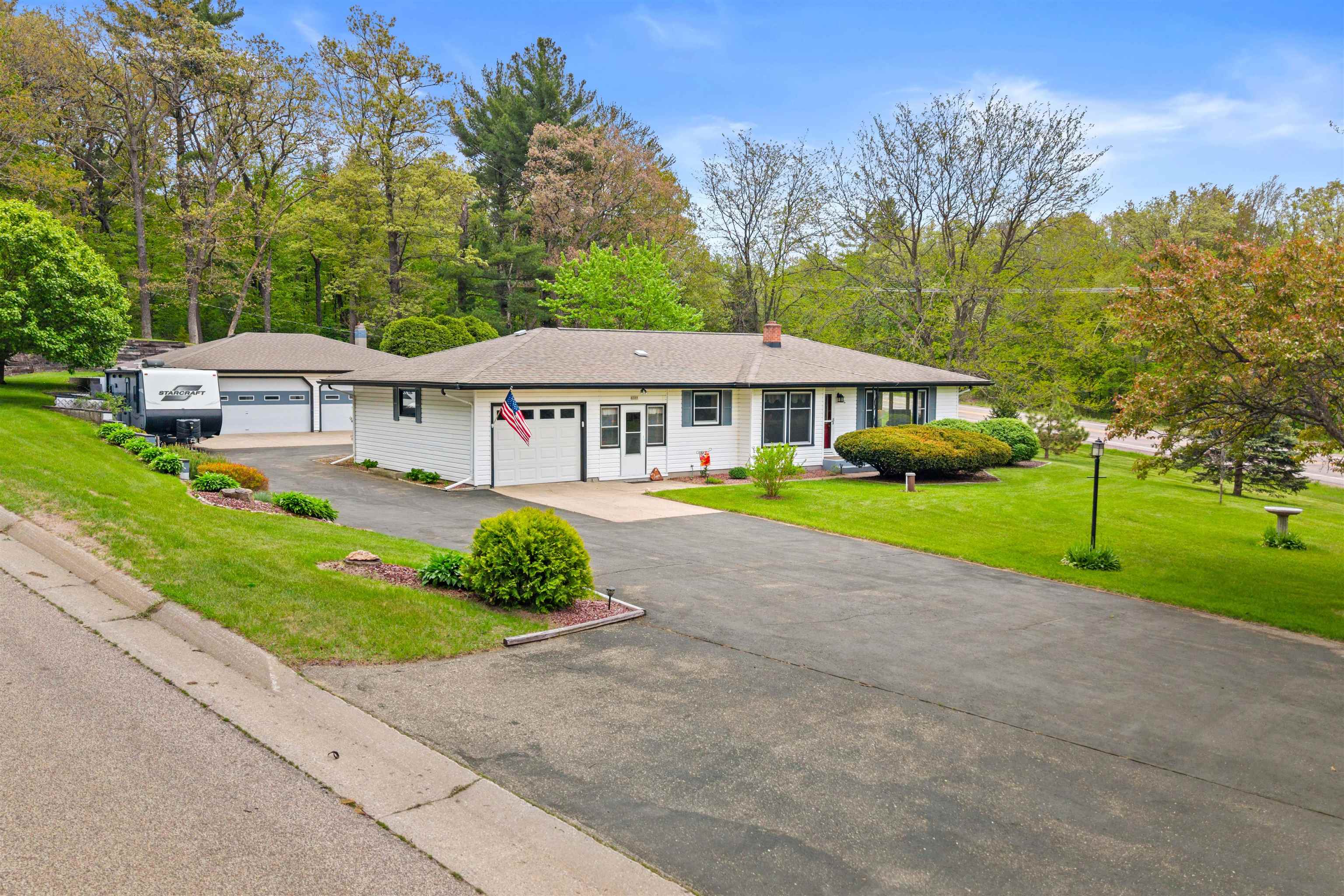 6307 OLD AMISH ROAD, Plover, Wisconsin 54467, 2 Bedrooms Bedrooms, ,2 BathroomsBathrooms,Residential,For Sale,6307 OLD AMISH ROAD,22502214
