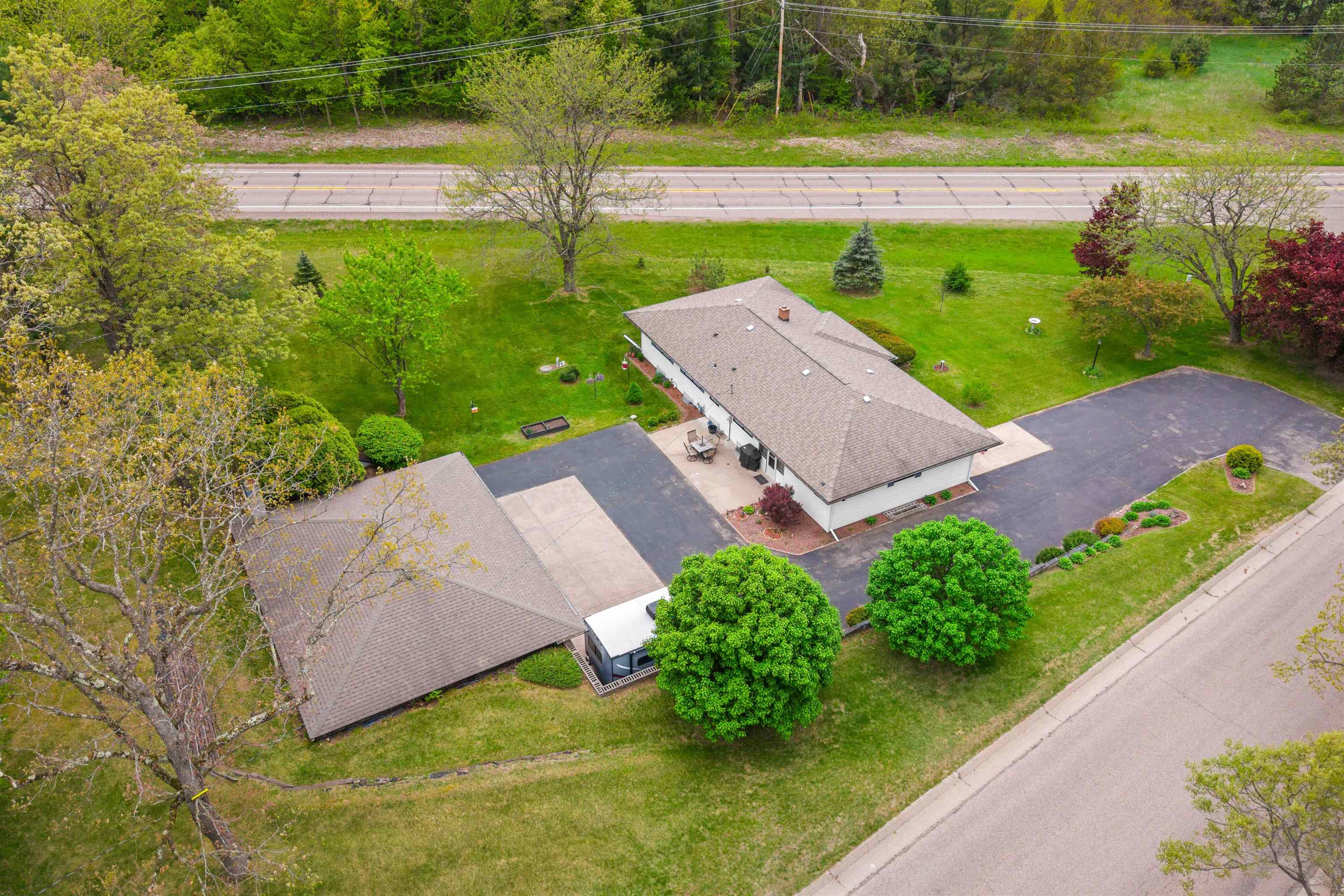 6307 OLD AMISH ROAD, Plover, Wisconsin 54467, 2 Bedrooms Bedrooms, ,2 BathroomsBathrooms,Residential,For Sale,6307 OLD AMISH ROAD,22502214