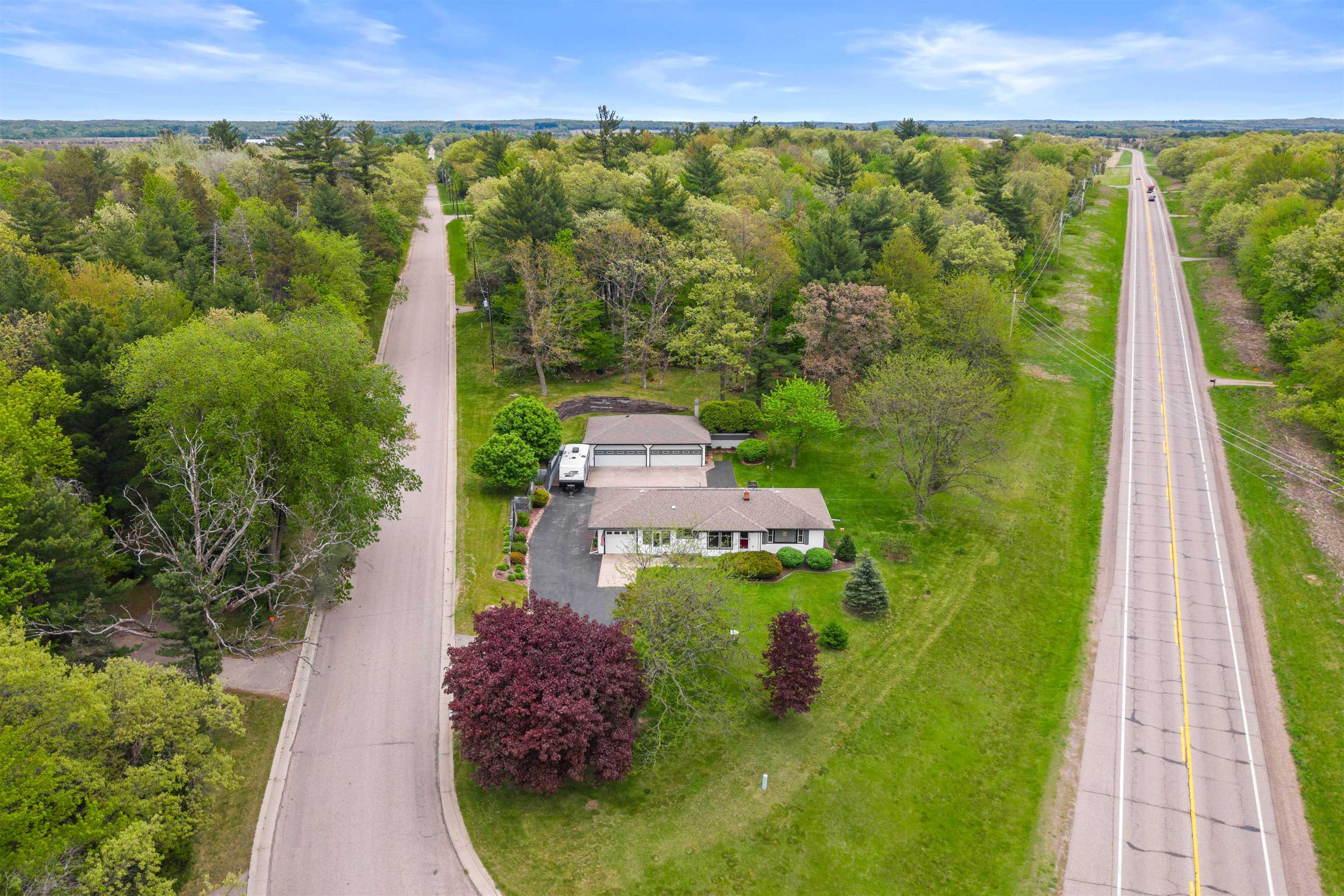 6307 OLD AMISH ROAD, Plover, Wisconsin 54467, 2 Bedrooms Bedrooms, ,2 BathroomsBathrooms,Residential,For Sale,6307 OLD AMISH ROAD,22502214