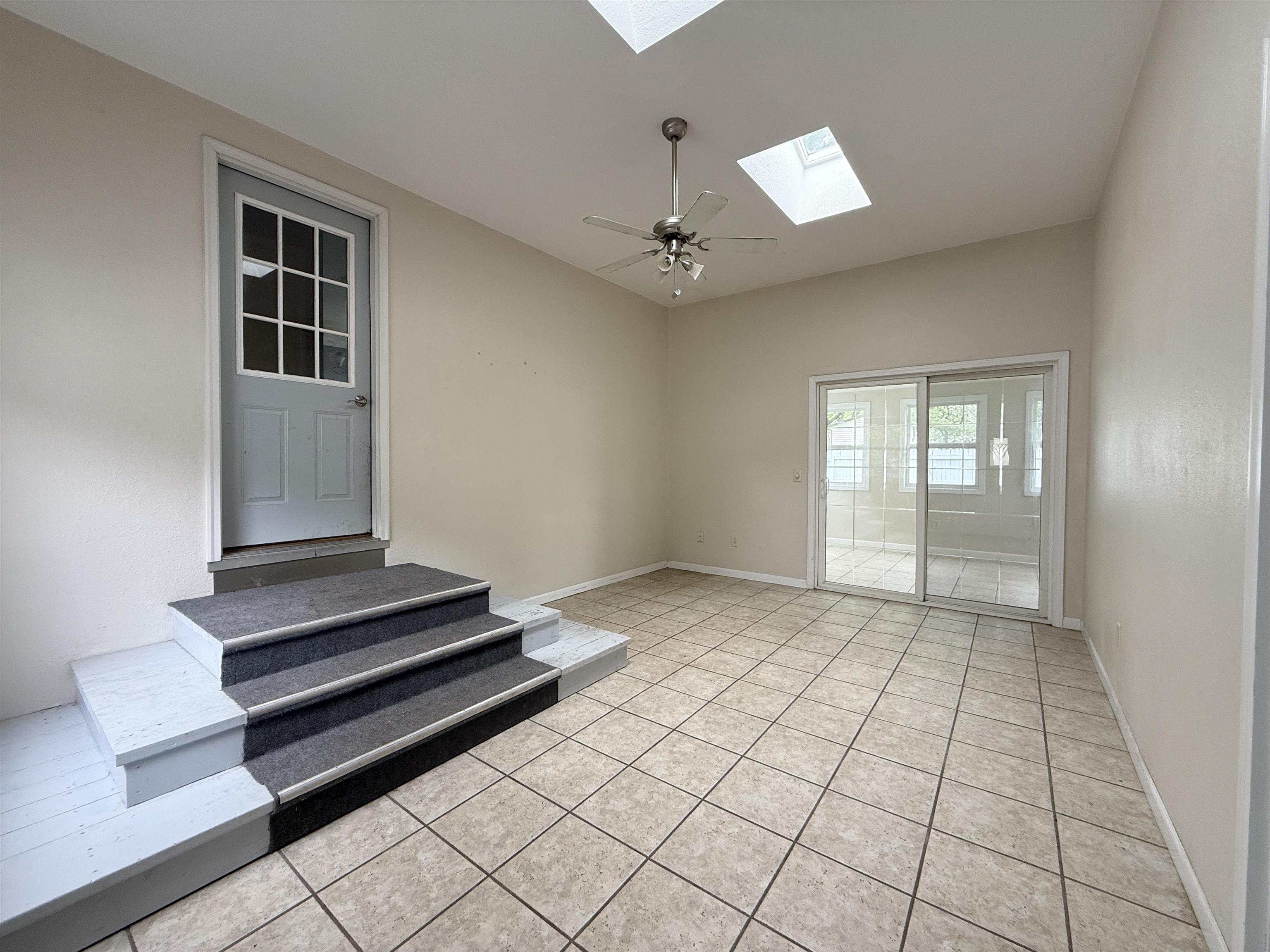 1208 E BLODGETT STREET, Marshfield, Wisconsin 54449, 3 Bedrooms Bedrooms, ,2 BathroomsBathrooms,Residential,For Sale,1208 E BLODGETT STREET,22502222