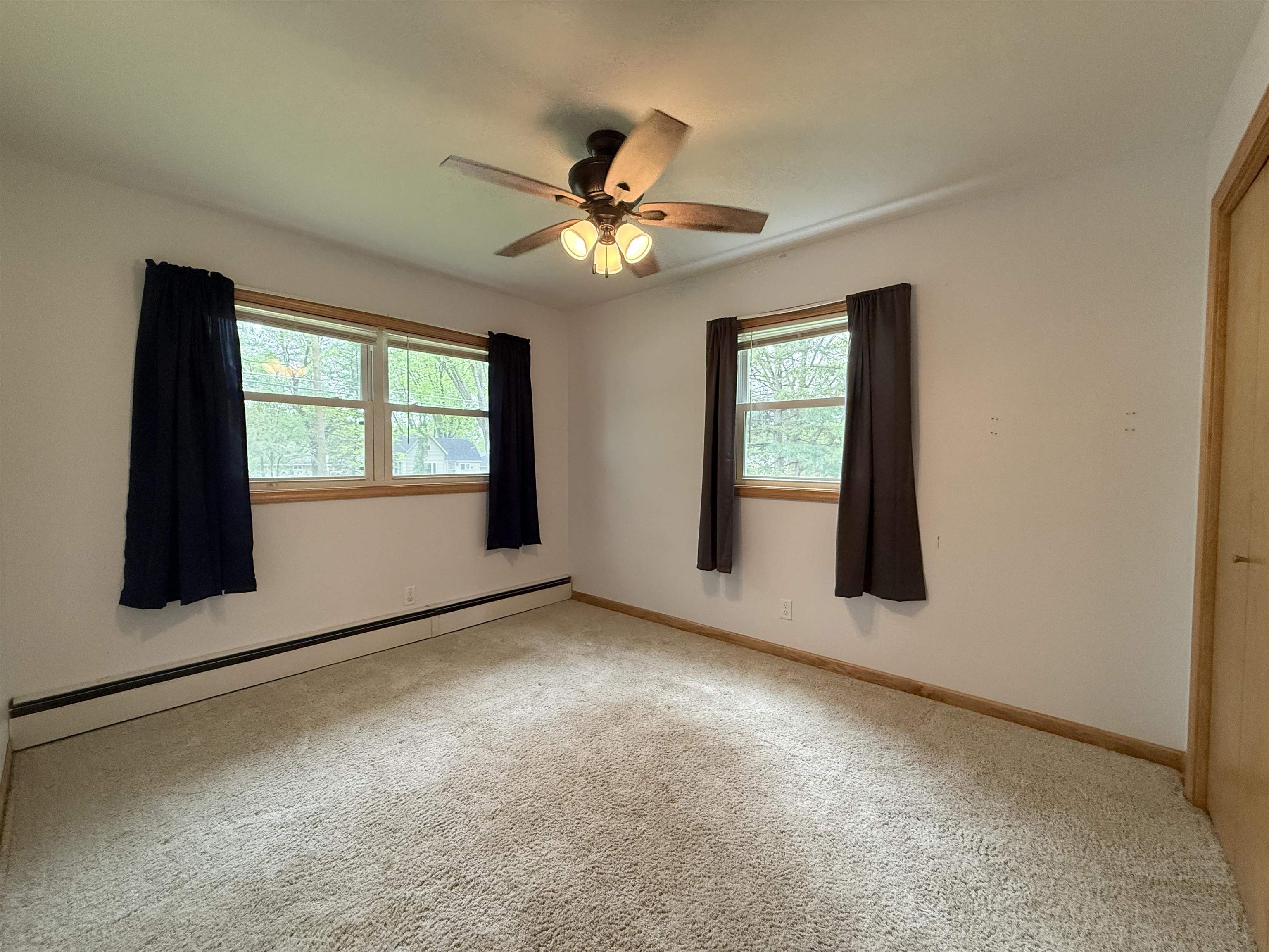 1208 E BLODGETT STREET, Marshfield, Wisconsin 54449, 3 Bedrooms Bedrooms, ,2 BathroomsBathrooms,Residential,For Sale,1208 E BLODGETT STREET,22502222