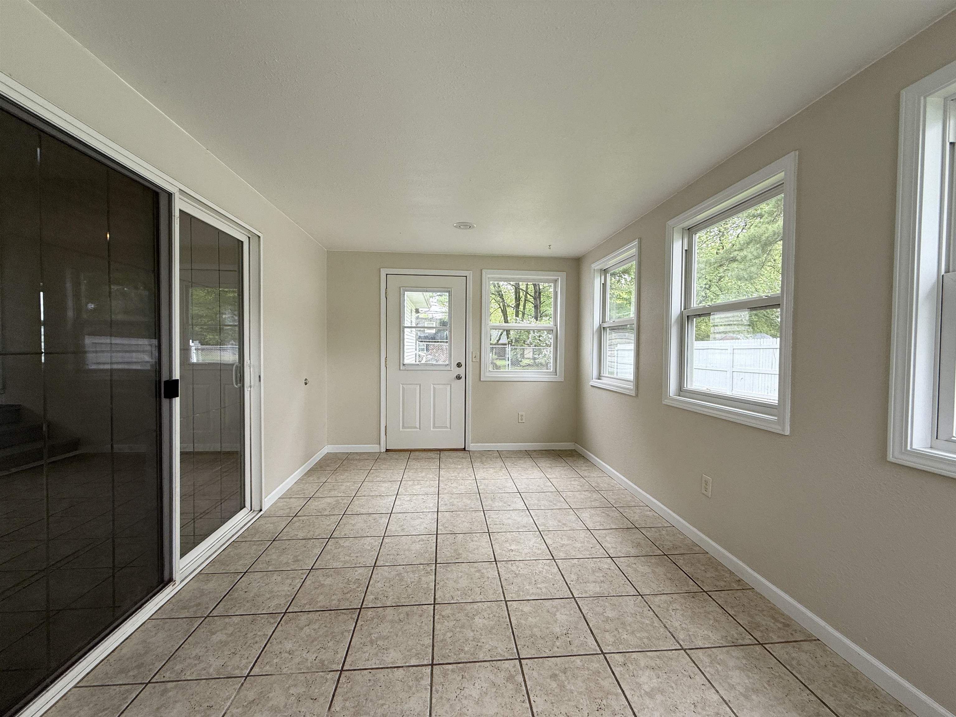 1208 E BLODGETT STREET, Marshfield, Wisconsin 54449, 3 Bedrooms Bedrooms, ,2 BathroomsBathrooms,Residential,For Sale,1208 E BLODGETT STREET,22502222