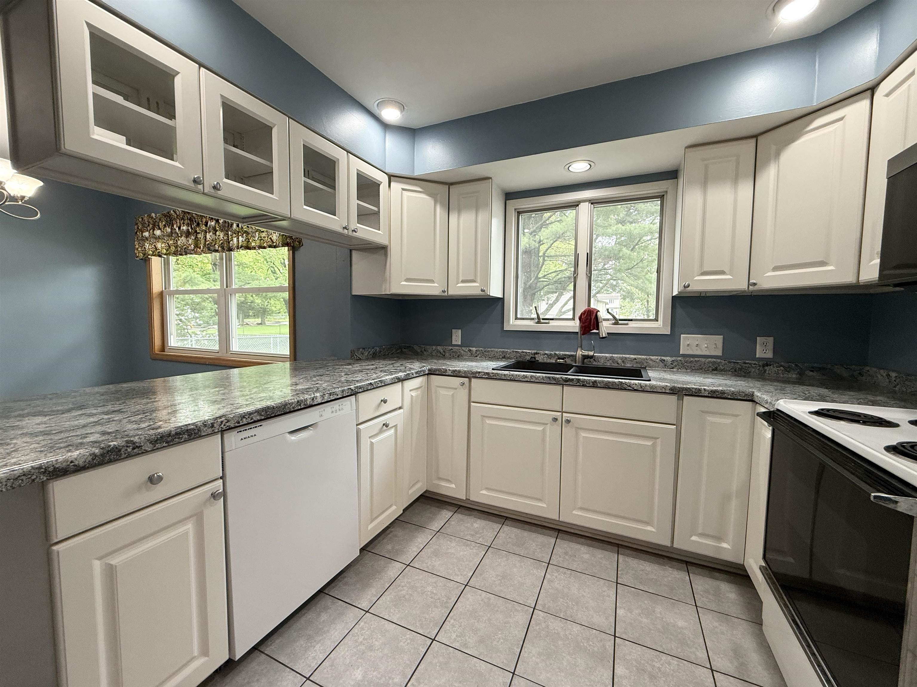 1208 E BLODGETT STREET, Marshfield, Wisconsin 54449, 3 Bedrooms Bedrooms, ,2 BathroomsBathrooms,Residential,For Sale,1208 E BLODGETT STREET,22502222