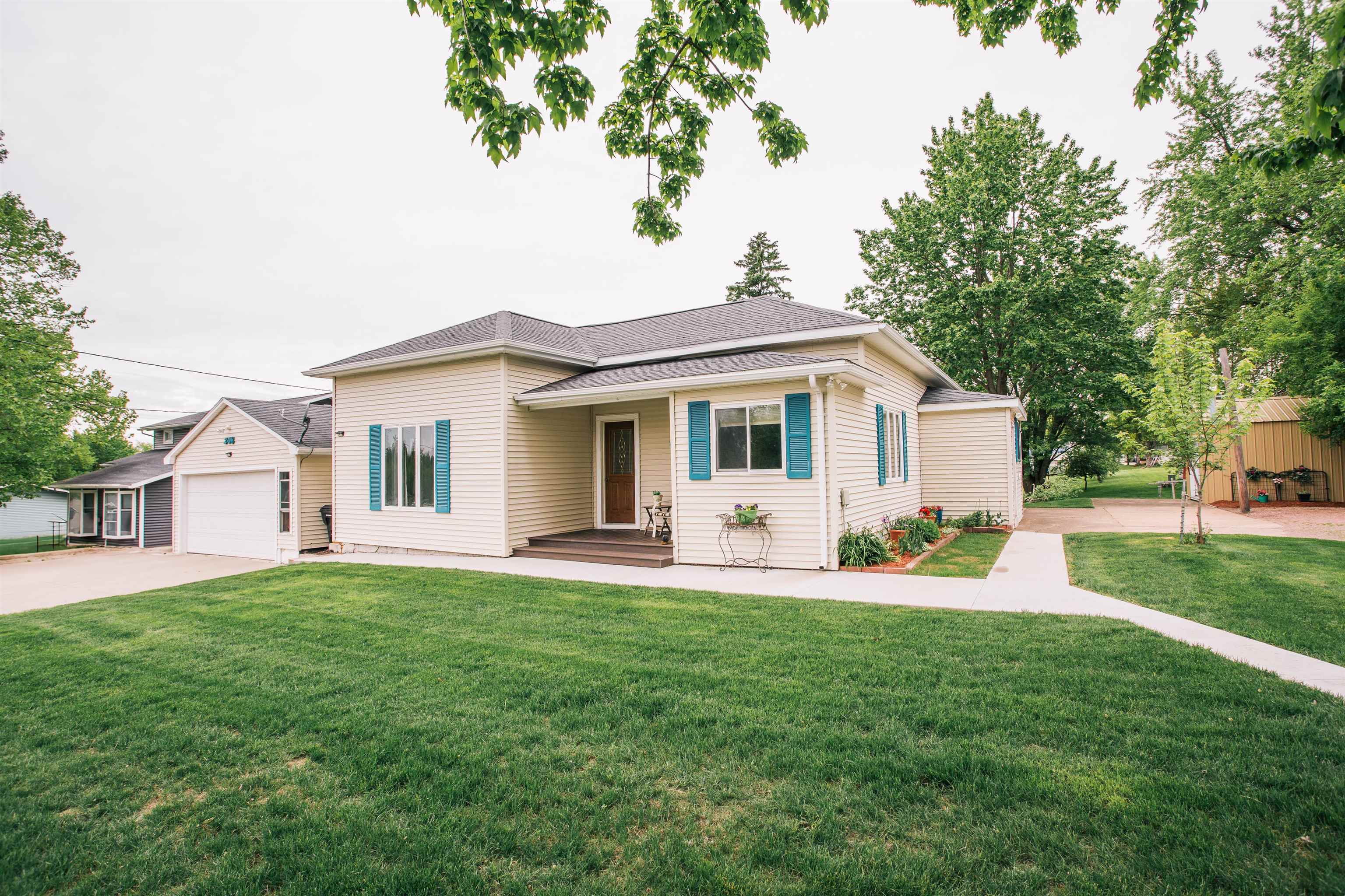 208 W MILLER STREET, Greenwood, Wisconsin 54437, 3 Bedrooms Bedrooms, ,2 BathroomsBathrooms,Residential,For Sale,208 W MILLER STREET,22502232