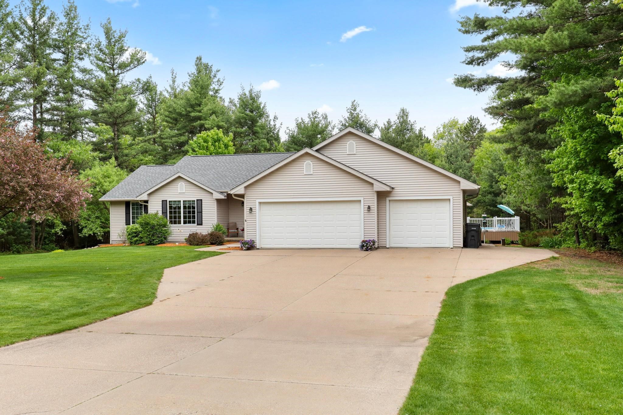 4520 BLACK FOREST DRIVE, Wisconsin Rapids, Wisconsin 54494, 5 Bedrooms Bedrooms, ,3 BathroomsBathrooms,Residential,For Sale,4520 BLACK FOREST DRIVE,22502234