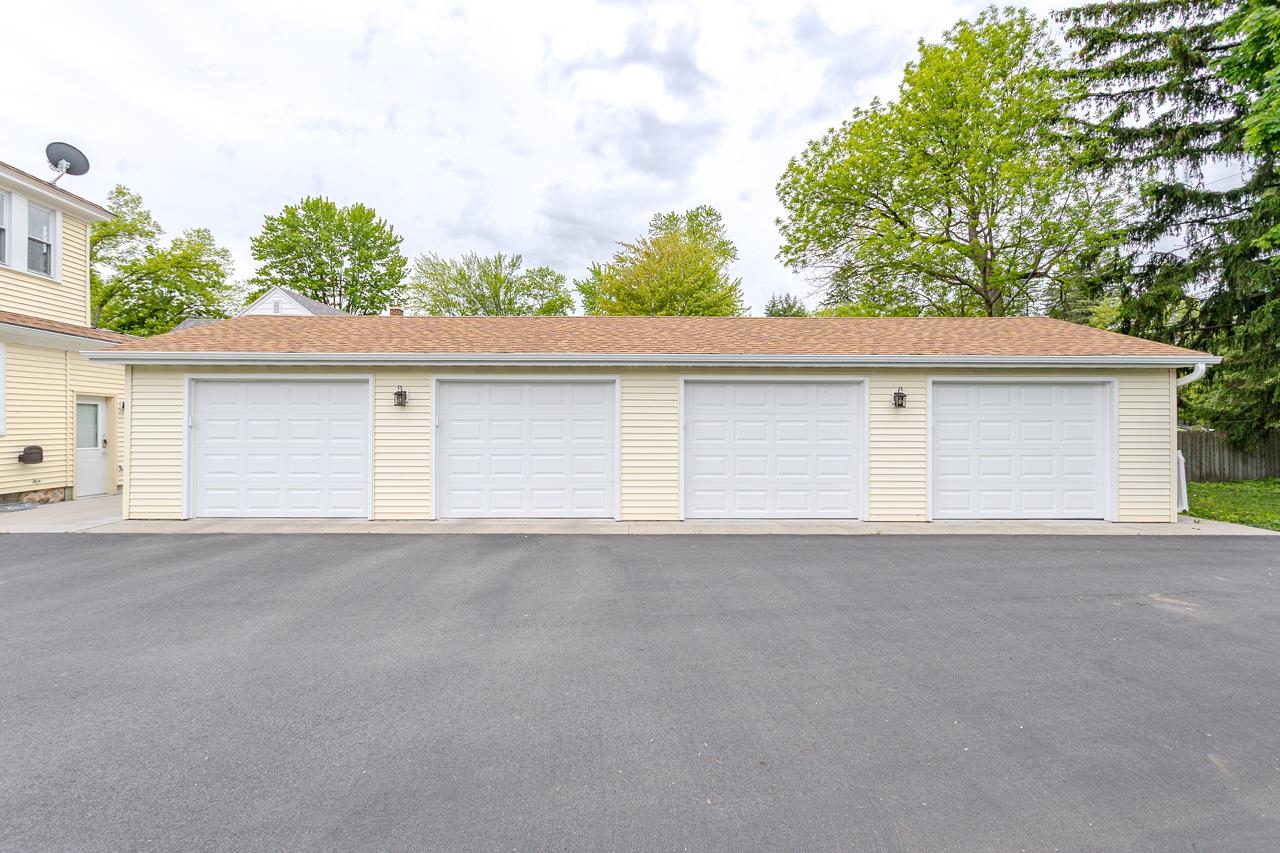 110 MILLER AVENUE, Wausau, Wisconsin 54403, 4 Bedrooms Bedrooms, ,2 BathroomsBathrooms,Residential,For Sale,110 MILLER AVENUE,22502236