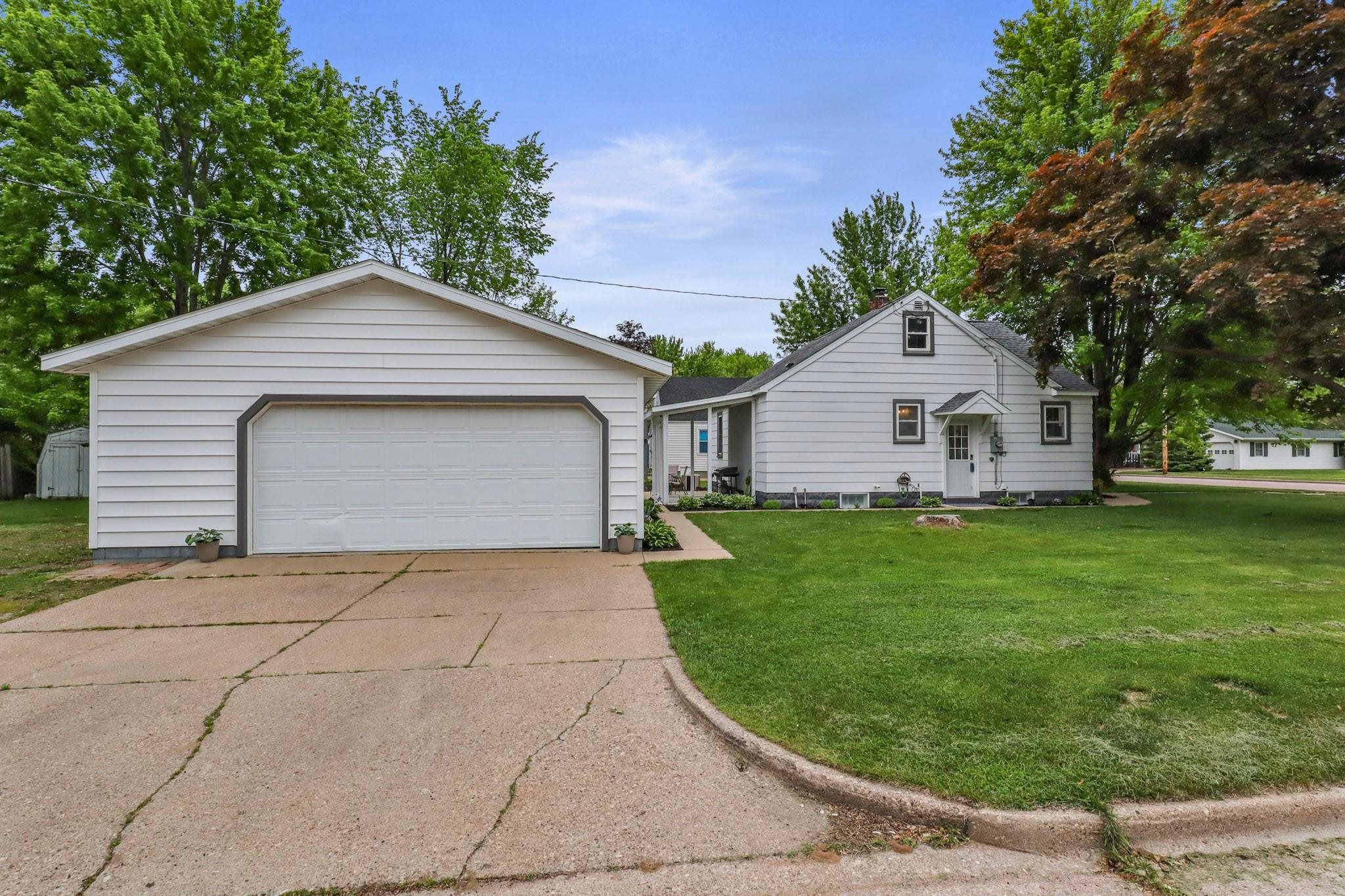 340 12TH STREET SOUTH, Wisconsin Rapids, Wisconsin 54494, 3 Bedrooms Bedrooms, ,2 BathroomsBathrooms,Residential,For Sale,340 12TH STREET SOUTH,22502237