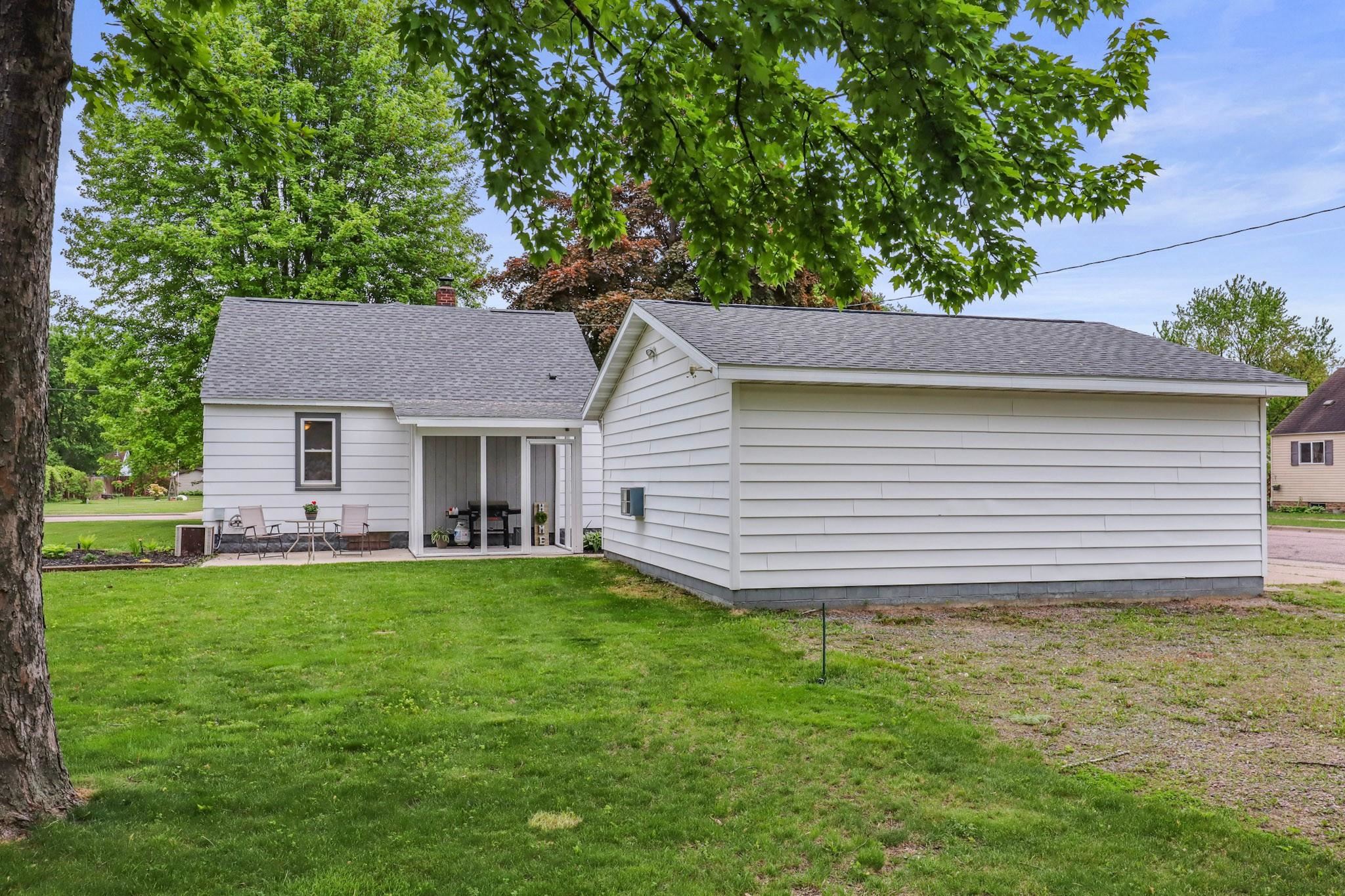 340 12TH STREET SOUTH, Wisconsin Rapids, Wisconsin 54494, 3 Bedrooms Bedrooms, ,2 BathroomsBathrooms,Residential,For Sale,340 12TH STREET SOUTH,22502237