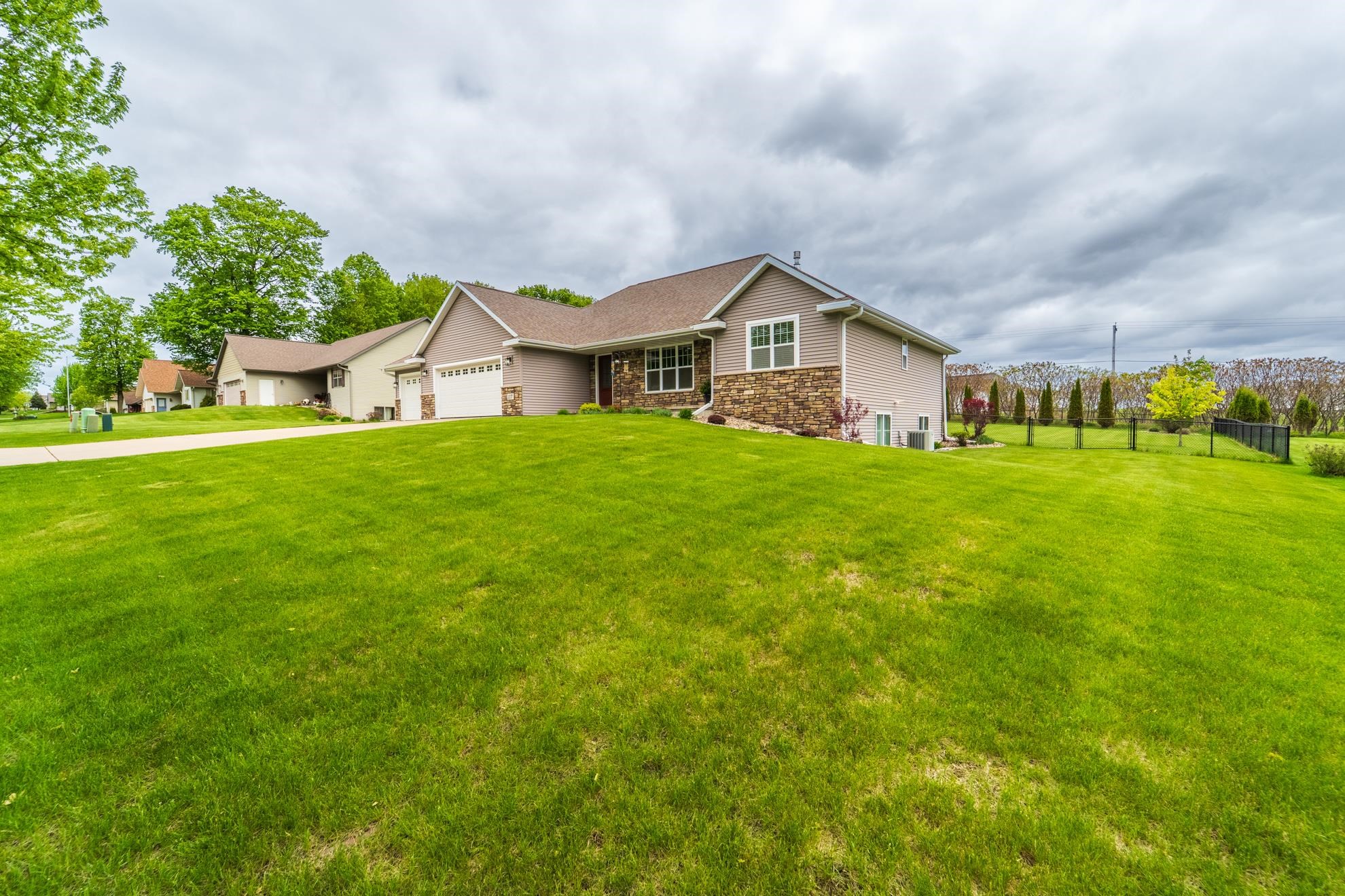 117 ASPEN GROVE LANE, Wausau, Wisconsin 54403, 4 Bedrooms Bedrooms, ,3 BathroomsBathrooms,Residential,For Sale,117 ASPEN GROVE LANE,22502241