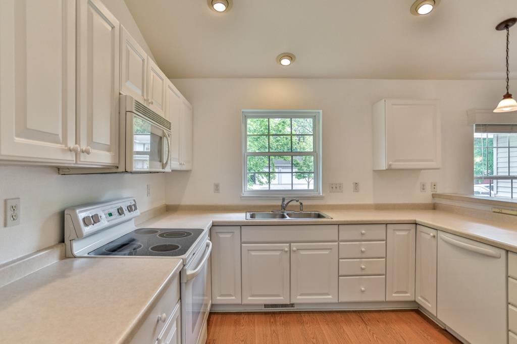 1208 SPRUCE STREET, Wausau, Wisconsin 54401, 2 Bedrooms Bedrooms, ,3 BathroomsBathrooms,Residential,For Sale,1208 SPRUCE STREET,22502247