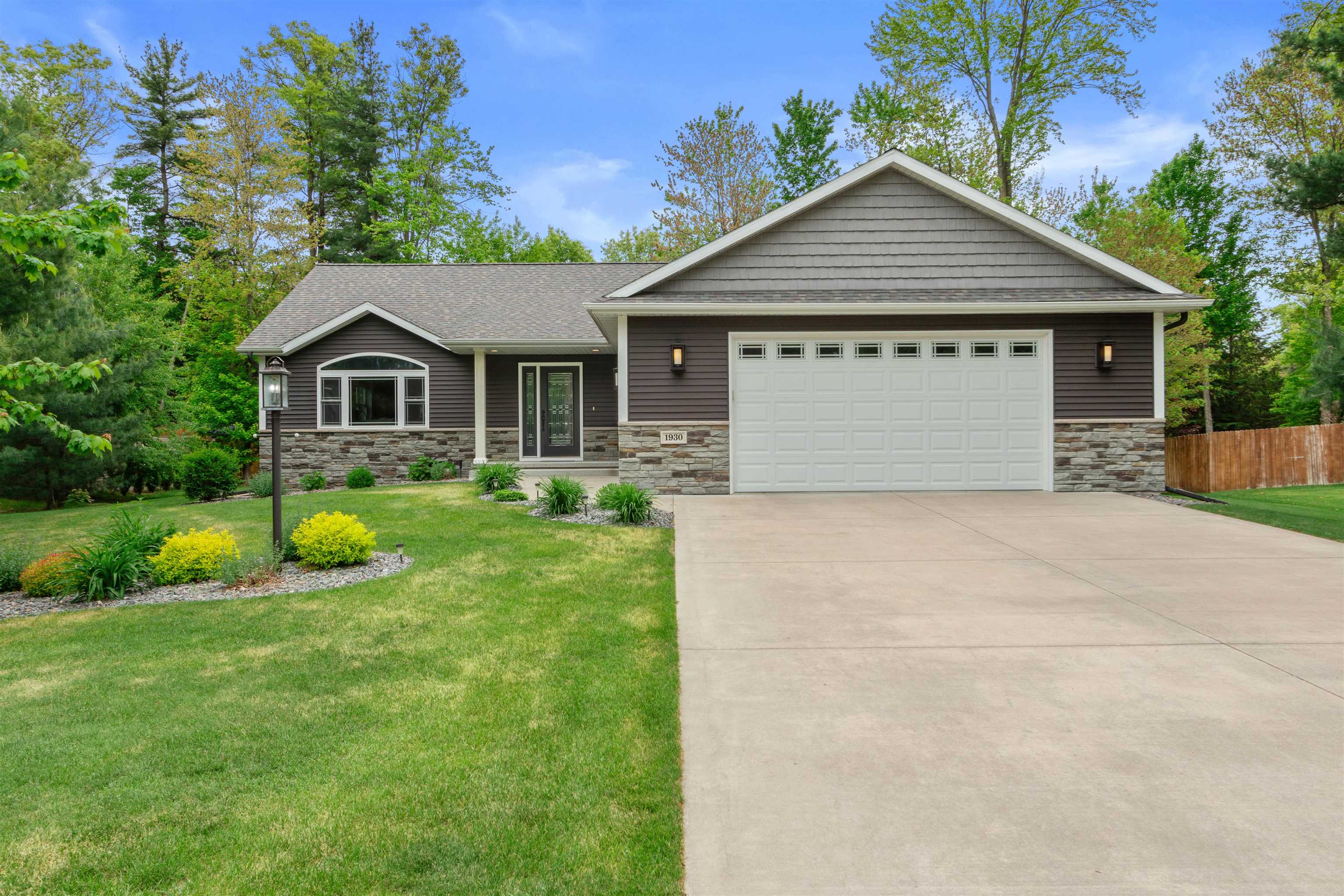 1930 WATERVIEW BOULEVARD, Plover, Wisconsin 54467, 3 Bedrooms Bedrooms, ,2 BathroomsBathrooms,Residential,For Sale,1930 WATERVIEW BOULEVARD,22502249