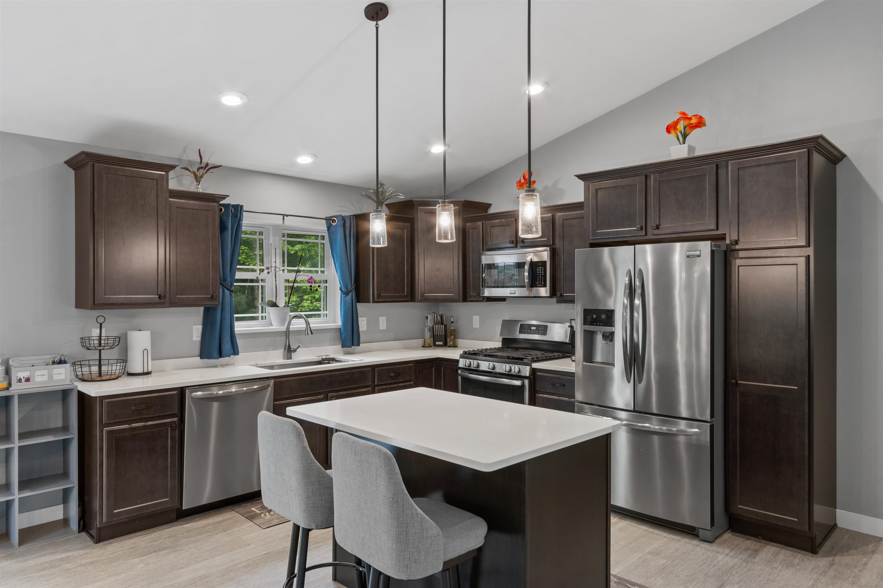 1930 WATERVIEW BOULEVARD, Plover, Wisconsin 54467, 3 Bedrooms Bedrooms, ,2 BathroomsBathrooms,Residential,For Sale,1930 WATERVIEW BOULEVARD,22502249