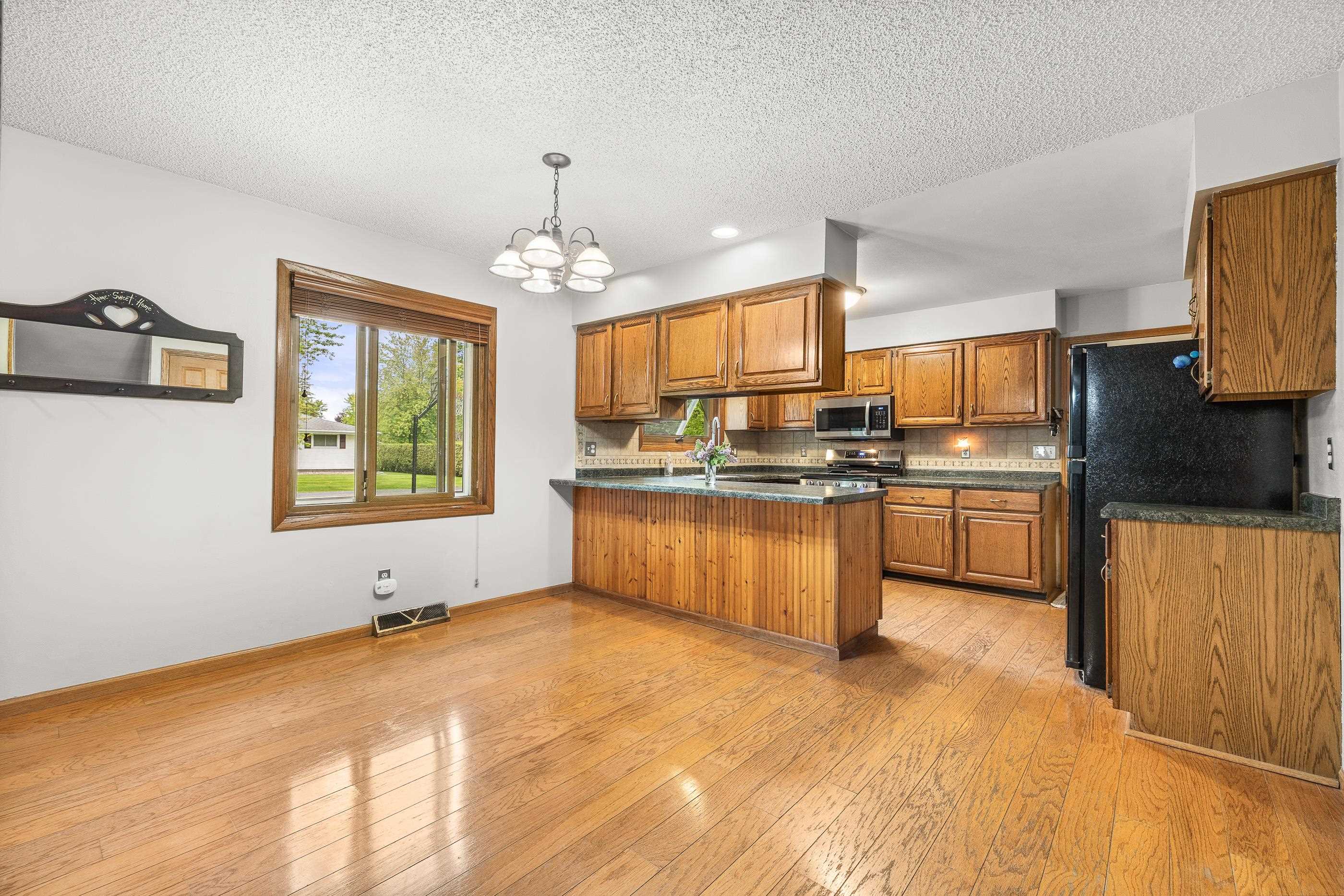 5442 ORIOLE LANE, Stevens Point, Wisconsin 54482, 3 Bedrooms Bedrooms, ,1 BathroomBathrooms,Residential,For Sale,5442 ORIOLE LANE,22502254