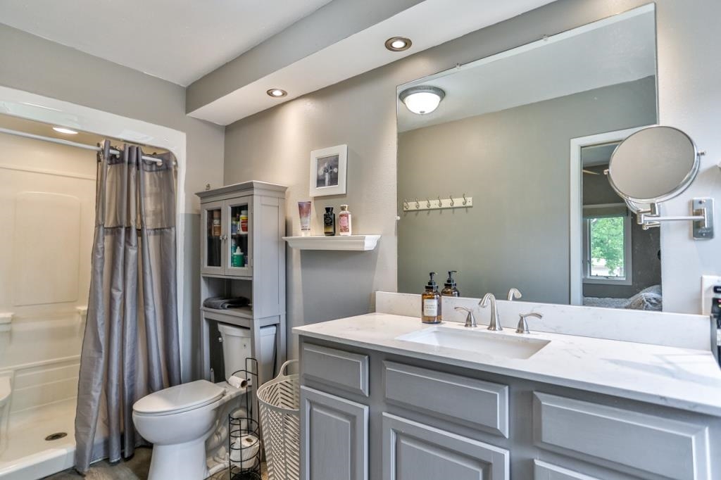 709 W VILLAGE LIMITS ROAD, Athens, Wisconsin 54411, 5 Bedrooms Bedrooms, ,2 BathroomsBathrooms,Residential,For Sale,709 W VILLAGE LIMITS ROAD,22502258