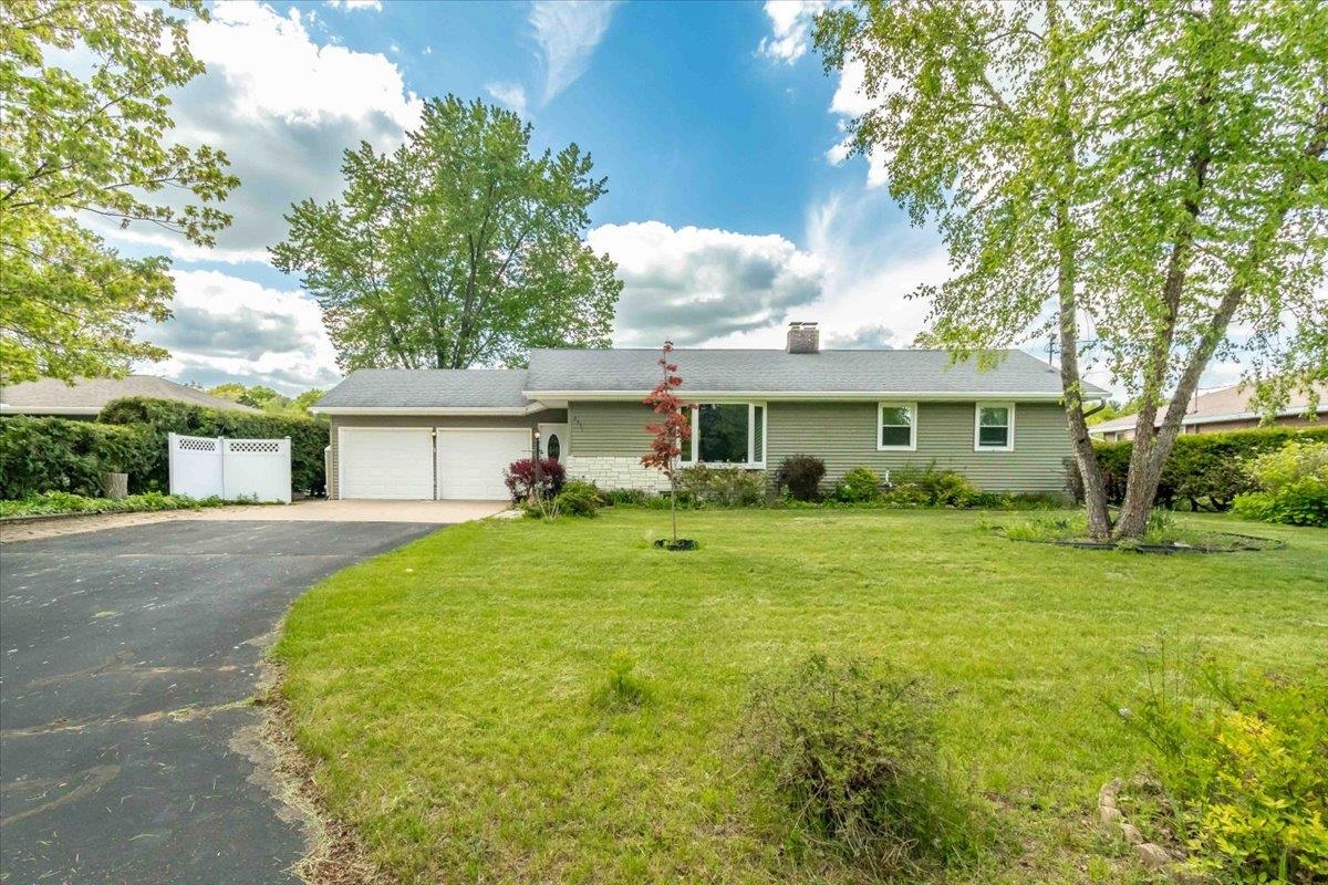 2931 NORTH AVENUE, Wisconsin Rapids, Wisconsin 54495, 3 Bedrooms Bedrooms, ,1 BathroomBathrooms,Residential,For Sale,2931 NORTH AVENUE,22502259