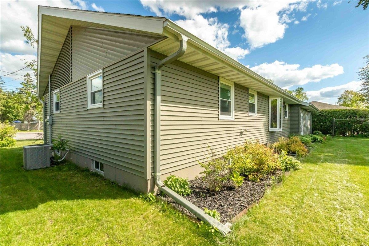 2931 NORTH AVENUE, Wisconsin Rapids, Wisconsin 54495, 3 Bedrooms Bedrooms, ,1 BathroomBathrooms,Residential,For Sale,2931 NORTH AVENUE,22502259