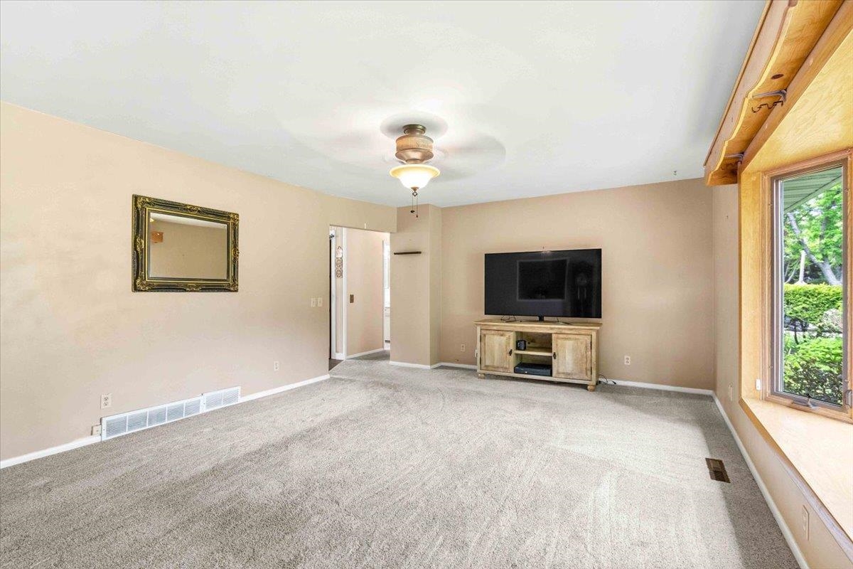 2931 NORTH AVENUE, Wisconsin Rapids, Wisconsin 54495, 3 Bedrooms Bedrooms, ,1 BathroomBathrooms,Residential,For Sale,2931 NORTH AVENUE,22502259