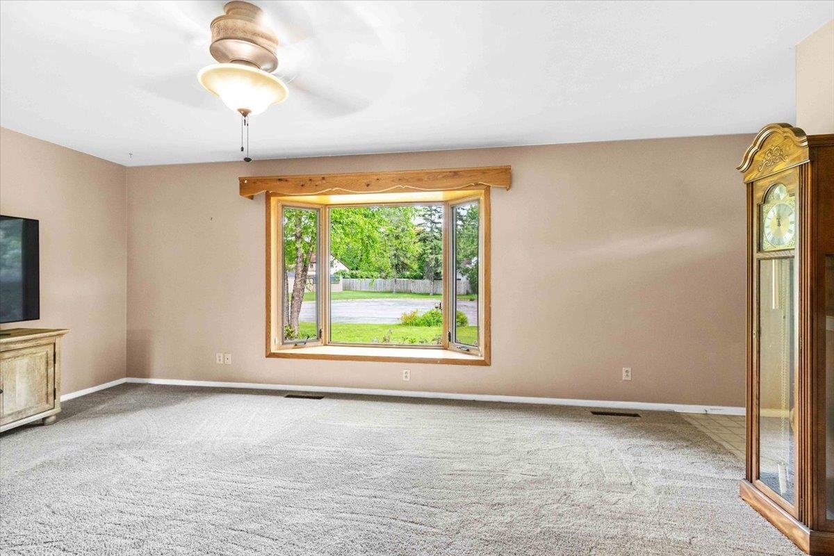 2931 NORTH AVENUE, Wisconsin Rapids, Wisconsin 54495, 3 Bedrooms Bedrooms, ,1 BathroomBathrooms,Residential,For Sale,2931 NORTH AVENUE,22502259