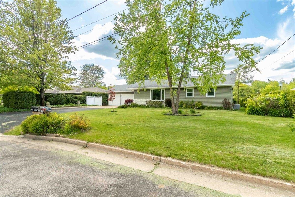 2931 NORTH AVENUE, Wisconsin Rapids, Wisconsin 54495, 3 Bedrooms Bedrooms, ,1 BathroomBathrooms,Residential,For Sale,2931 NORTH AVENUE,22502259