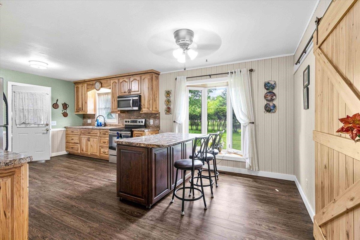 2931 NORTH AVENUE, Wisconsin Rapids, Wisconsin 54495, 3 Bedrooms Bedrooms, ,1 BathroomBathrooms,Residential,For Sale,2931 NORTH AVENUE,22502259