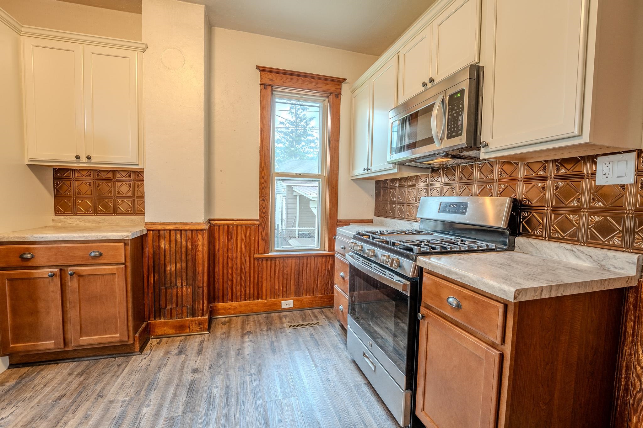 1401 N 2ND STREET, Wausau, Wisconsin 54403, 3 Bedrooms Bedrooms, ,1 BathroomBathrooms,Residential,For Sale,1401 N 2ND STREET,22502261