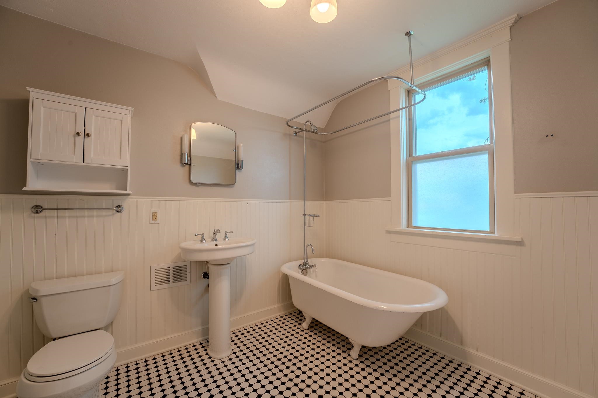 1401 N 2ND STREET, Wausau, Wisconsin 54403, 3 Bedrooms Bedrooms, ,1 BathroomBathrooms,Residential,For Sale,1401 N 2ND STREET,22502261