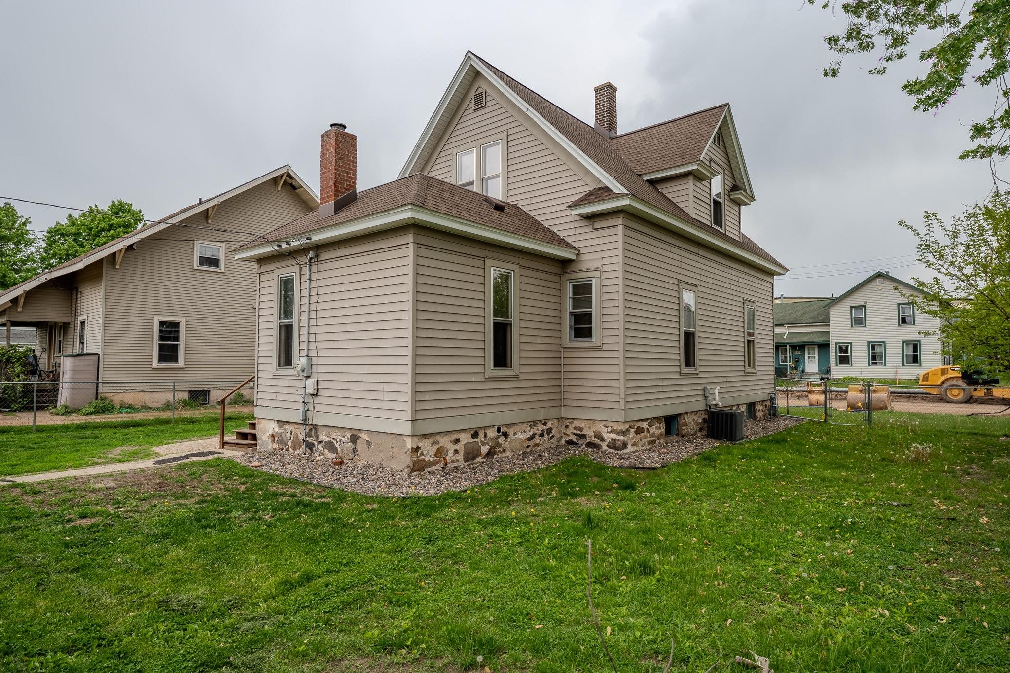 1401 N 2ND STREET, Wausau, Wisconsin 54403, 3 Bedrooms Bedrooms, ,1 BathroomBathrooms,Residential,For Sale,1401 N 2ND STREET,22502261