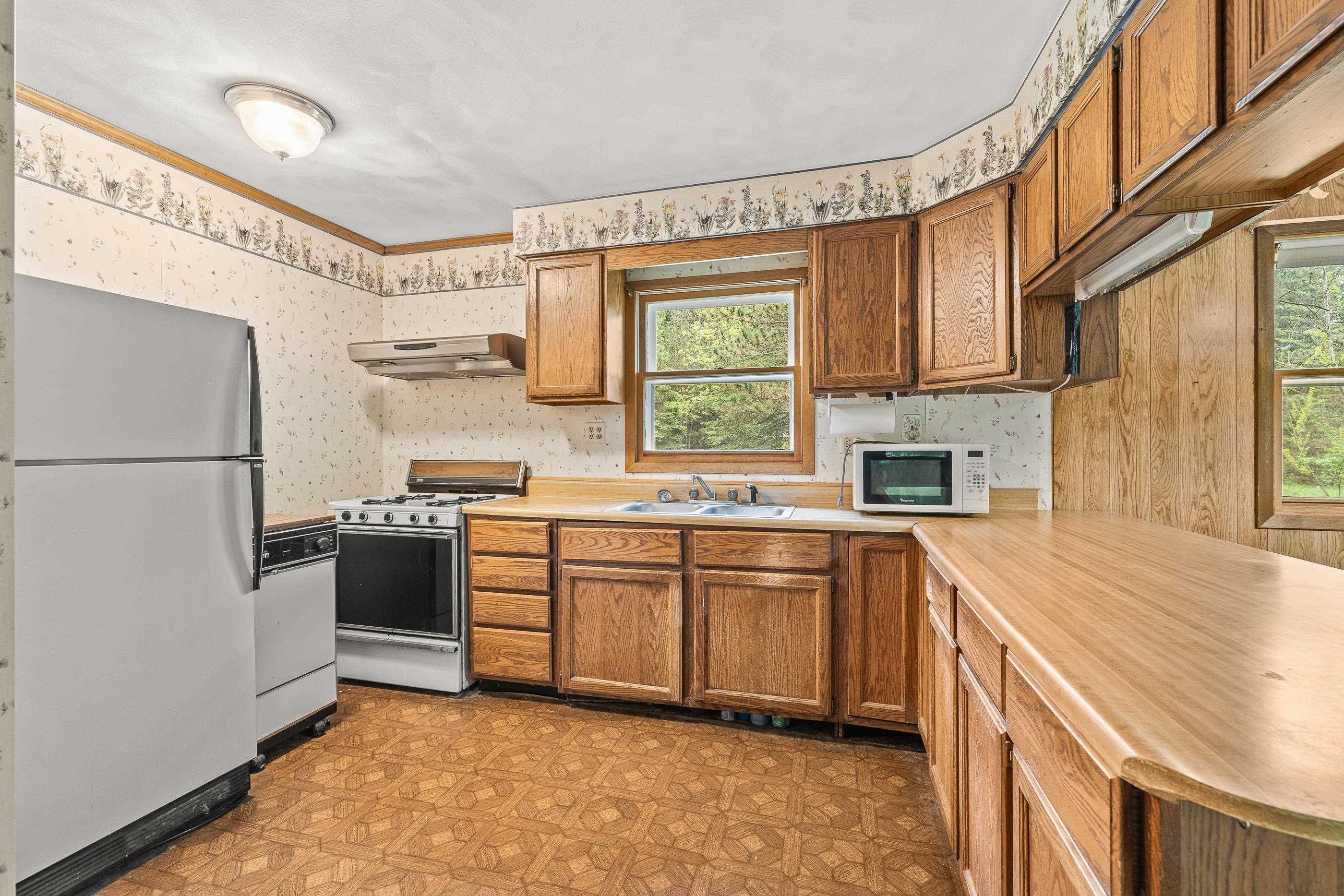 10533 2ND AVENUE, Almond, Wisconsin 54909, 3 Bedrooms Bedrooms, ,1 BathroomBathrooms,Residential,For Sale,10533 2ND AVENUE,22502264