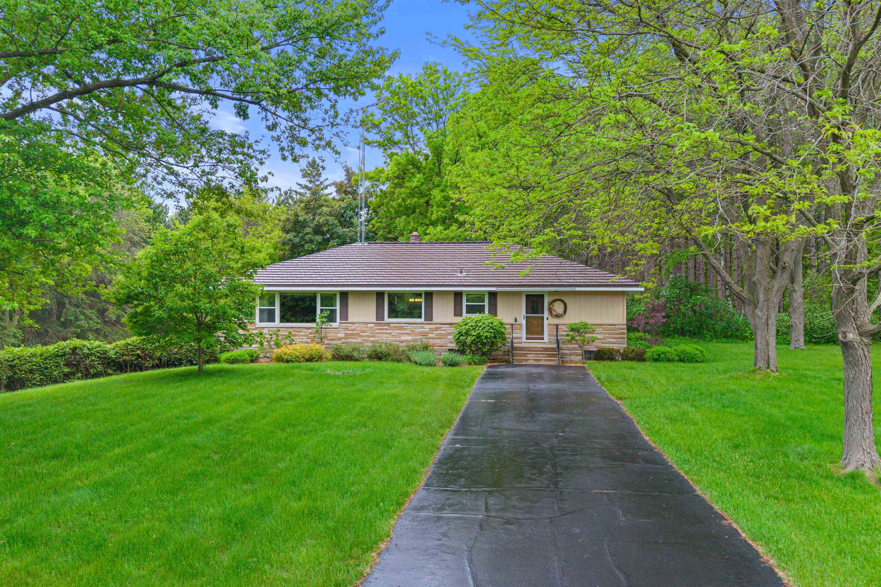 3594 SUNSET DRIVE NORTH, Stevens Point, Wisconsin 54482, 4 Bedrooms Bedrooms, ,2 BathroomsBathrooms,Residential,For Sale,3594 SUNSET DRIVE NORTH,22502266