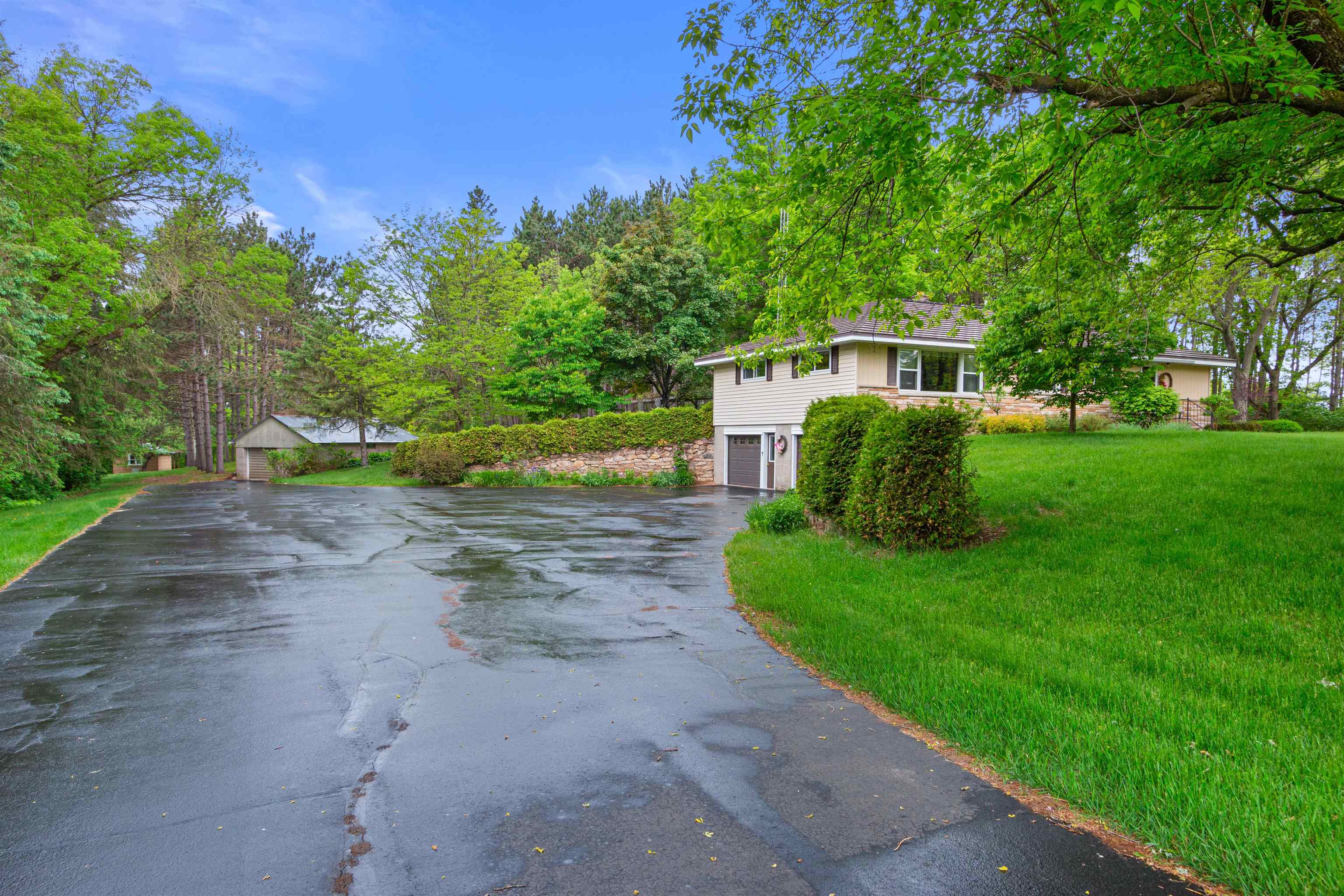 3594 SUNSET DRIVE NORTH, Stevens Point, Wisconsin 54482, 4 Bedrooms Bedrooms, ,2 BathroomsBathrooms,Residential,For Sale,3594 SUNSET DRIVE NORTH,22502266