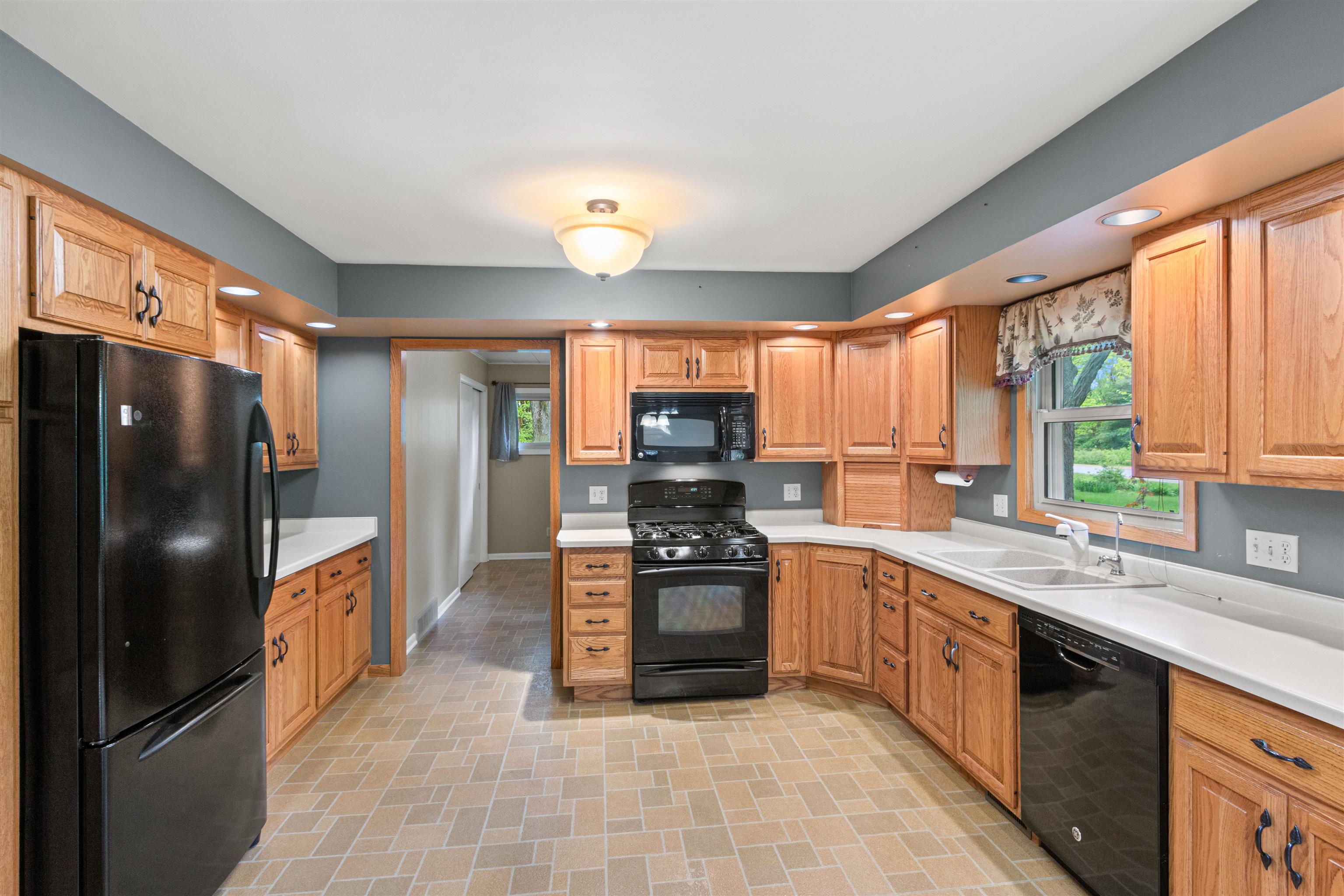 3594 SUNSET DRIVE NORTH, Stevens Point, Wisconsin 54482, 4 Bedrooms Bedrooms, ,2 BathroomsBathrooms,Residential,For Sale,3594 SUNSET DRIVE NORTH,22502266