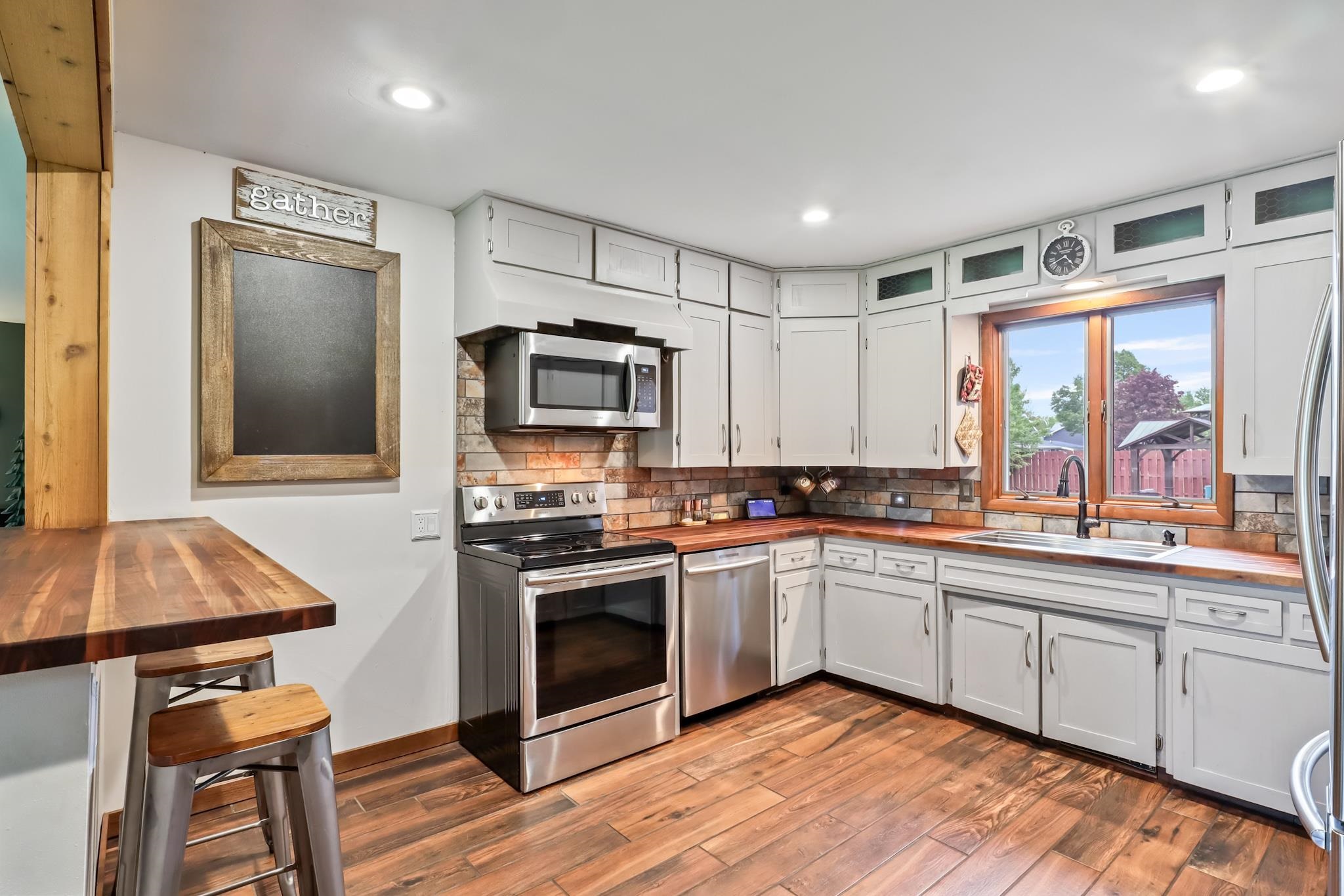 125 W WILLOW STREET, Stevens Point, Wisconsin 54481, 4 Bedrooms Bedrooms, ,2 BathroomsBathrooms,Residential,For Sale,125 W WILLOW STREET,22502267
