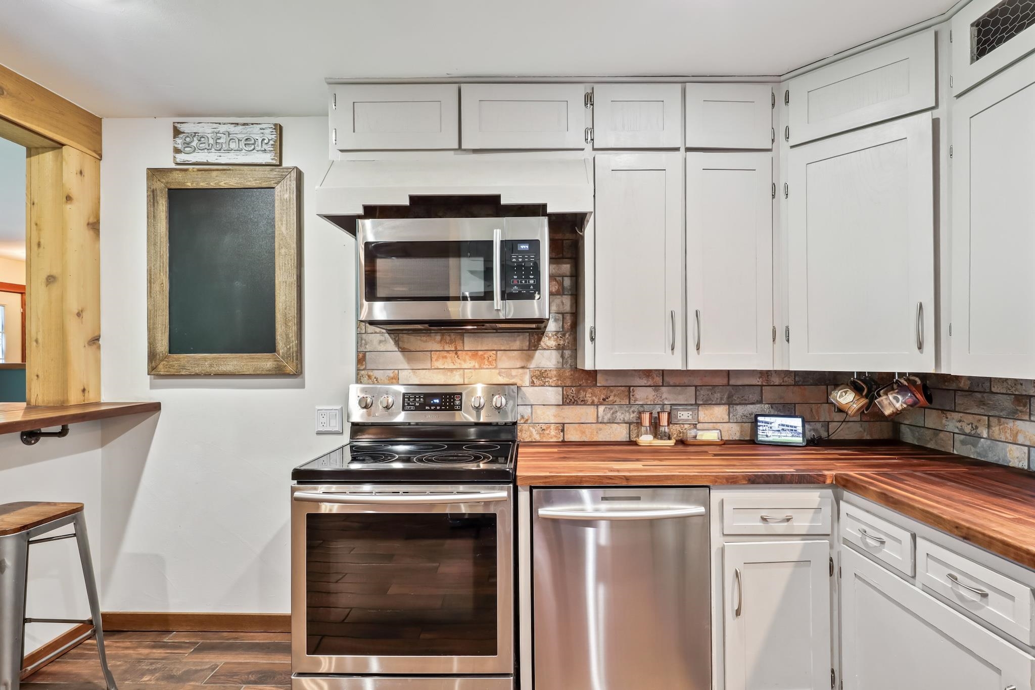 125 W WILLOW STREET, Stevens Point, Wisconsin 54481, 4 Bedrooms Bedrooms, ,2 BathroomsBathrooms,Residential,For Sale,125 W WILLOW STREET,22502267