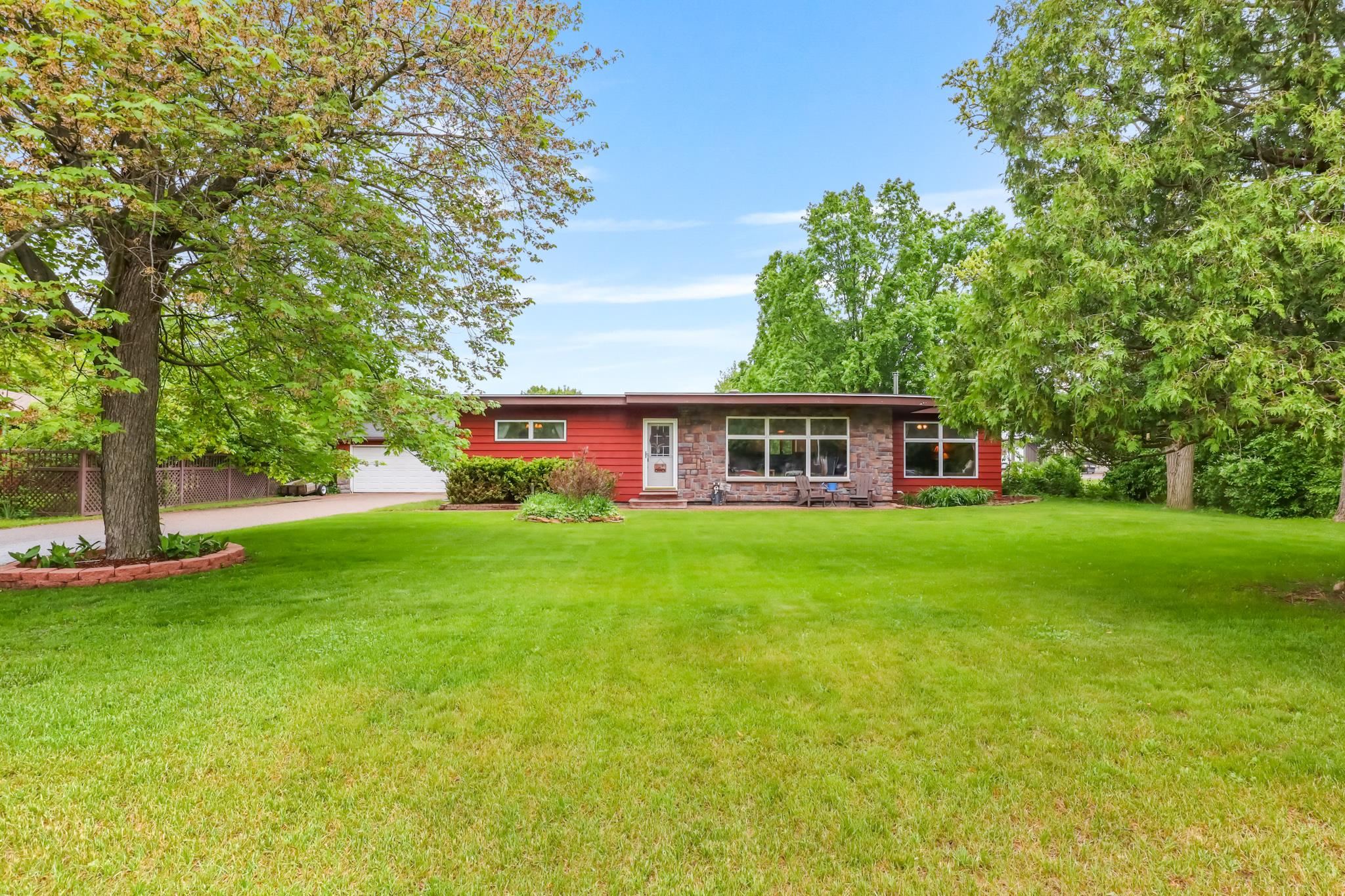 125 W WILLOW STREET, Stevens Point, Wisconsin 54481, 4 Bedrooms Bedrooms, ,2 BathroomsBathrooms,Residential,For Sale,125 W WILLOW STREET,22502267