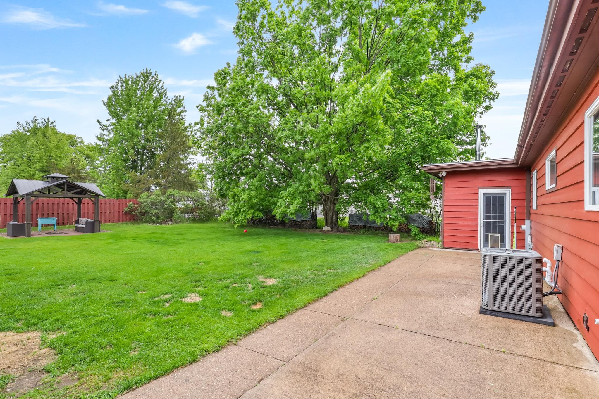 125 W WILLOW STREET, Stevens Point, Wisconsin 54481, 4 Bedrooms Bedrooms, ,2 BathroomsBathrooms,Residential,For Sale,125 W WILLOW STREET,22502267