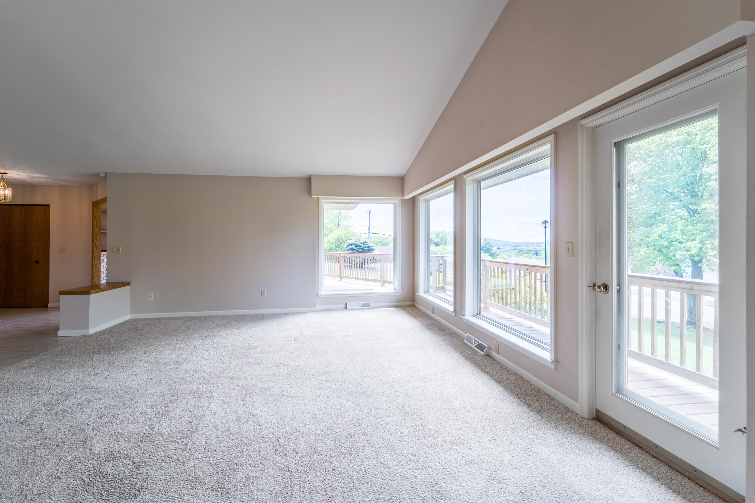 1255 EASTHILL DRIVE, Wausau, Wisconsin 54403, 3 Bedrooms Bedrooms, ,2 BathroomsBathrooms,Residential,For Sale,1255 EASTHILL DRIVE,22502268