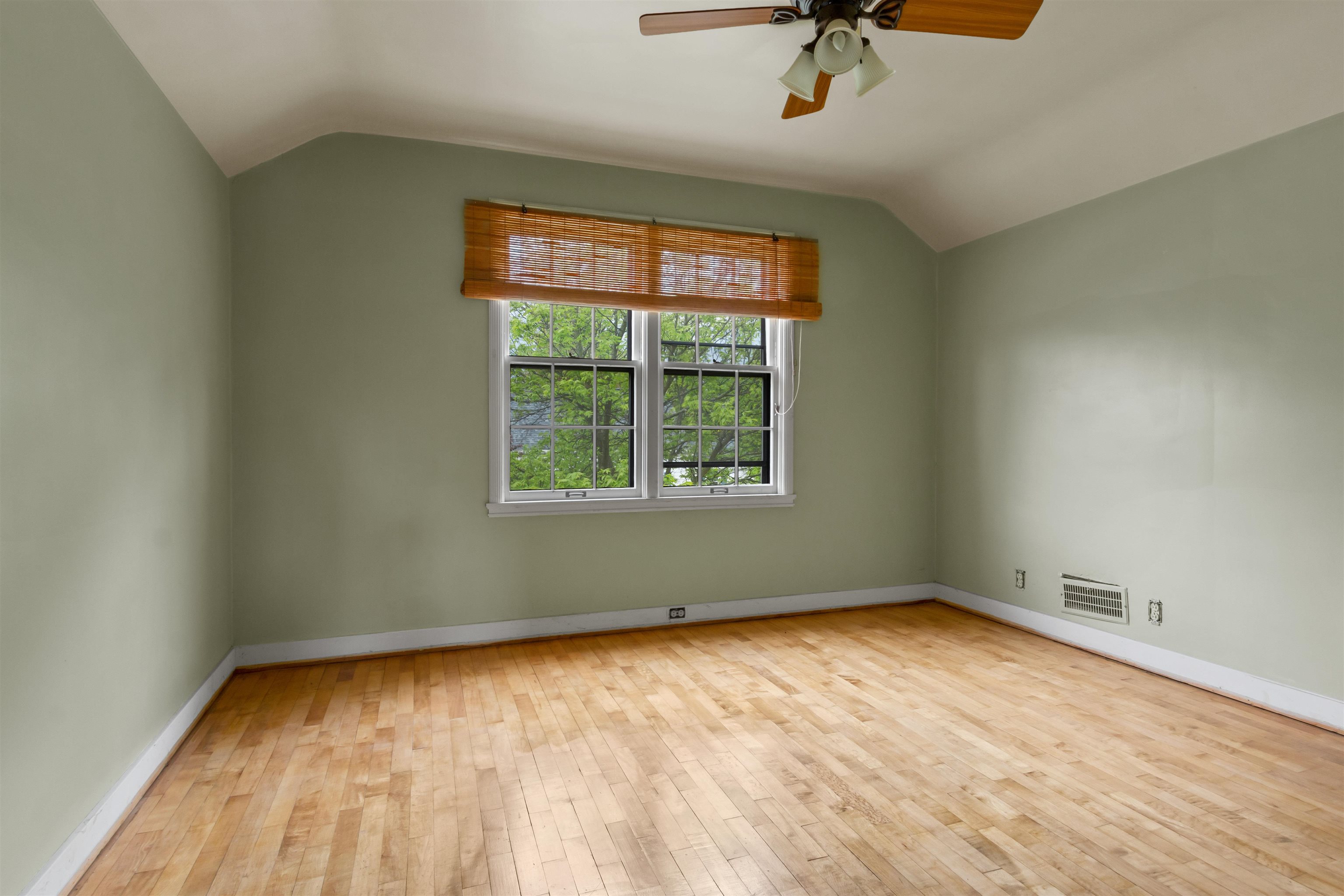1140 LINDBERGH AVENUE, Stevens Point, Wisconsin 54481, 3 Bedrooms Bedrooms, ,2 BathroomsBathrooms,Residential,For Sale,1140 LINDBERGH AVENUE,22502273