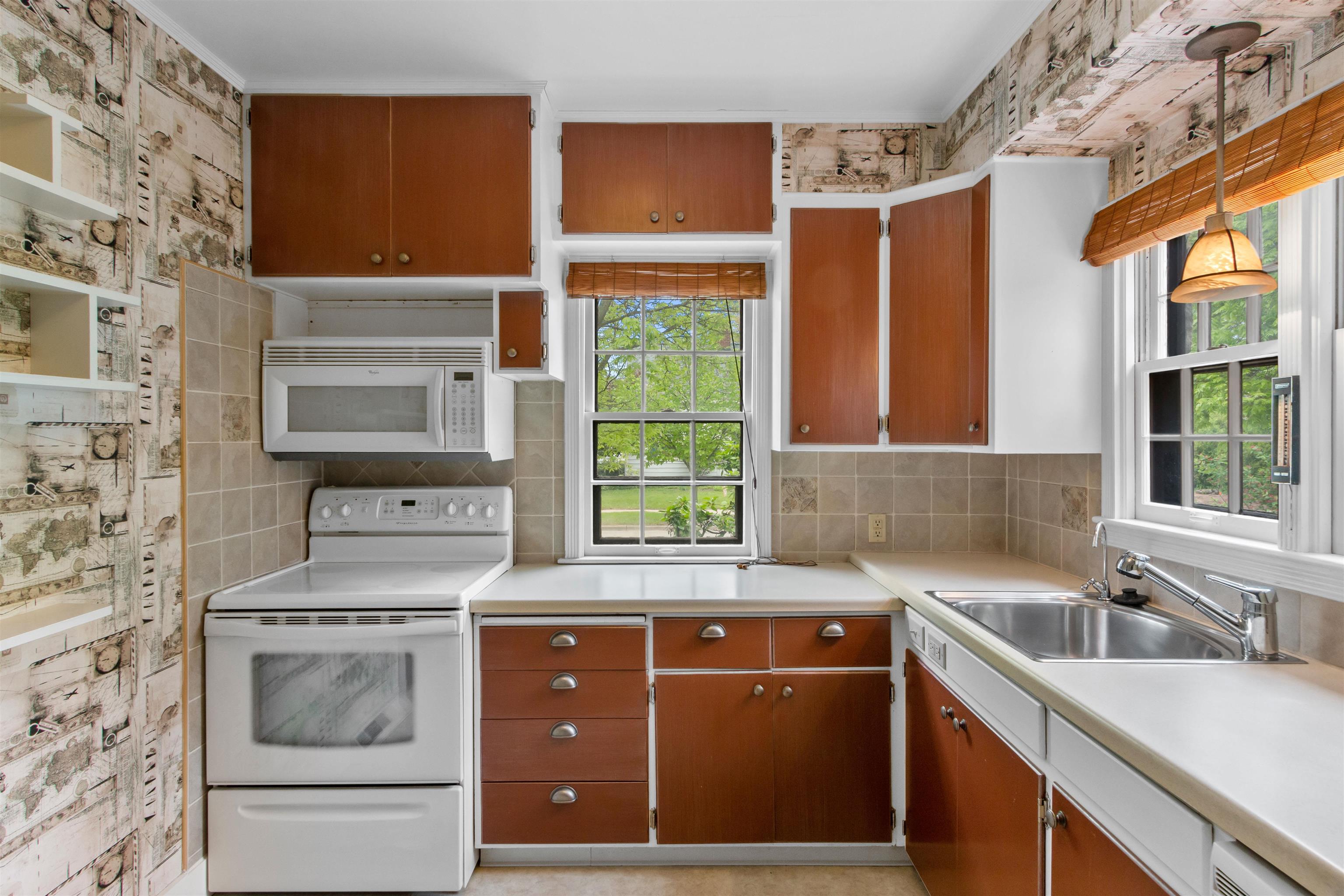 1140 LINDBERGH AVENUE, Stevens Point, Wisconsin 54481, 3 Bedrooms Bedrooms, ,2 BathroomsBathrooms,Residential,For Sale,1140 LINDBERGH AVENUE,22502273