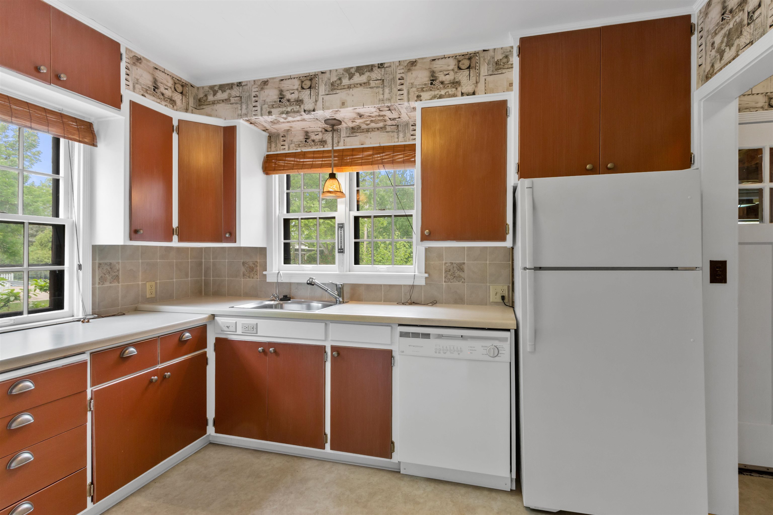 1140 LINDBERGH AVENUE, Stevens Point, Wisconsin 54481, 3 Bedrooms Bedrooms, ,2 BathroomsBathrooms,Residential,For Sale,1140 LINDBERGH AVENUE,22502273