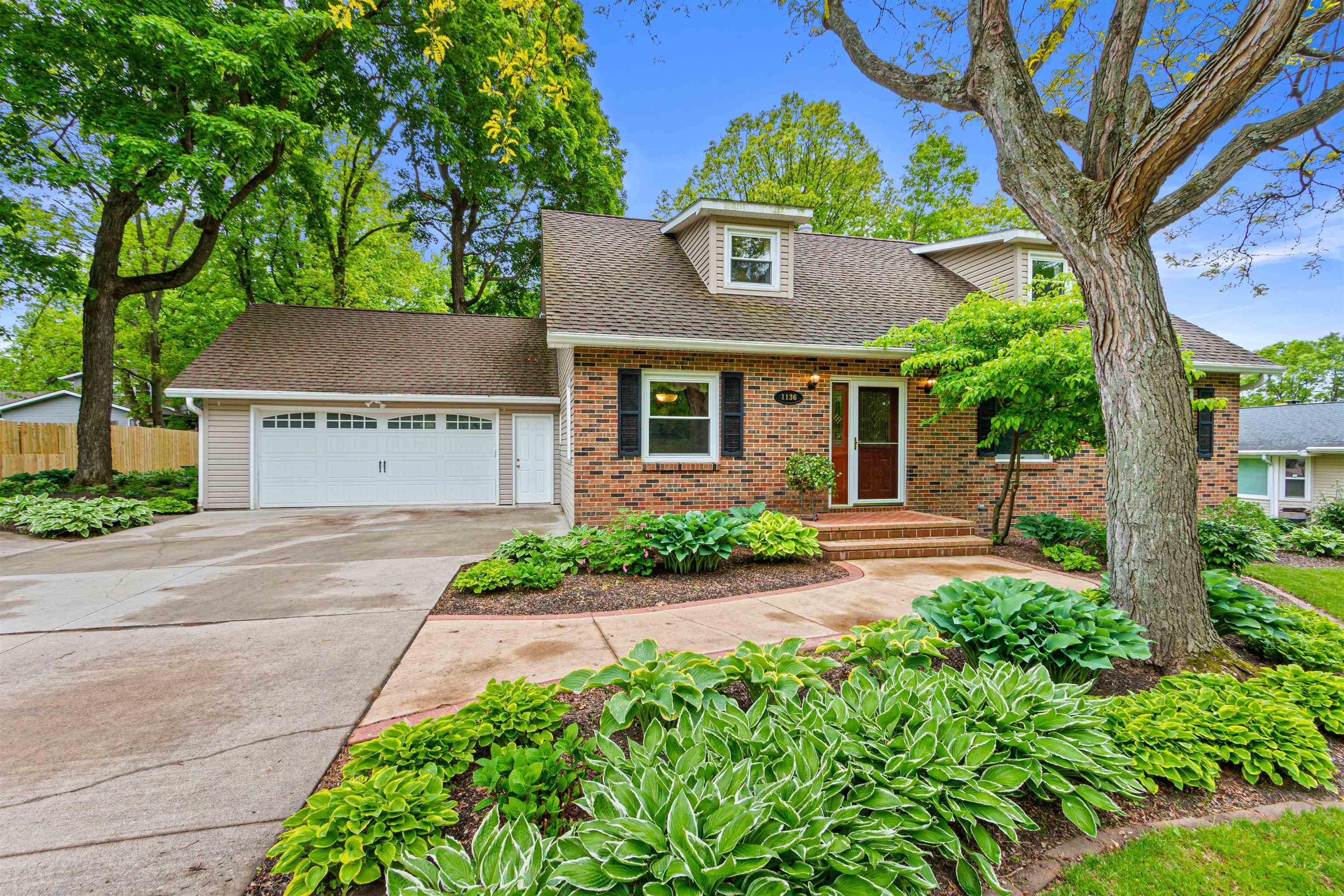 1136 W RIDGE ROAD, Marshfield, Wisconsin 54449, 4 Bedrooms Bedrooms, ,2 BathroomsBathrooms,Residential,For Sale,1136 W RIDGE ROAD,22502280