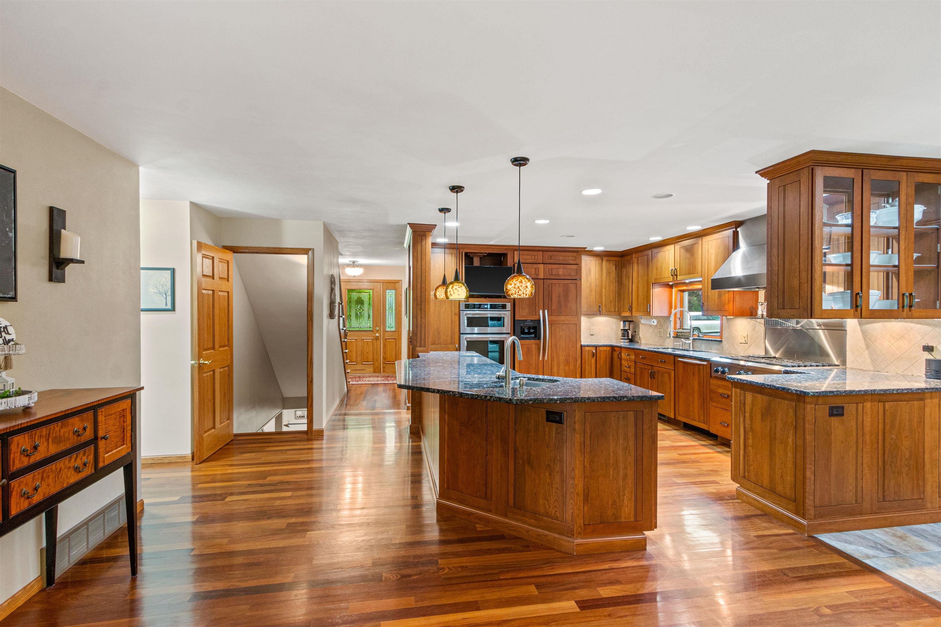 1136 W RIDGE ROAD, Marshfield, Wisconsin 54449, 4 Bedrooms Bedrooms, ,2 BathroomsBathrooms,Residential,For Sale,1136 W RIDGE ROAD,22502280