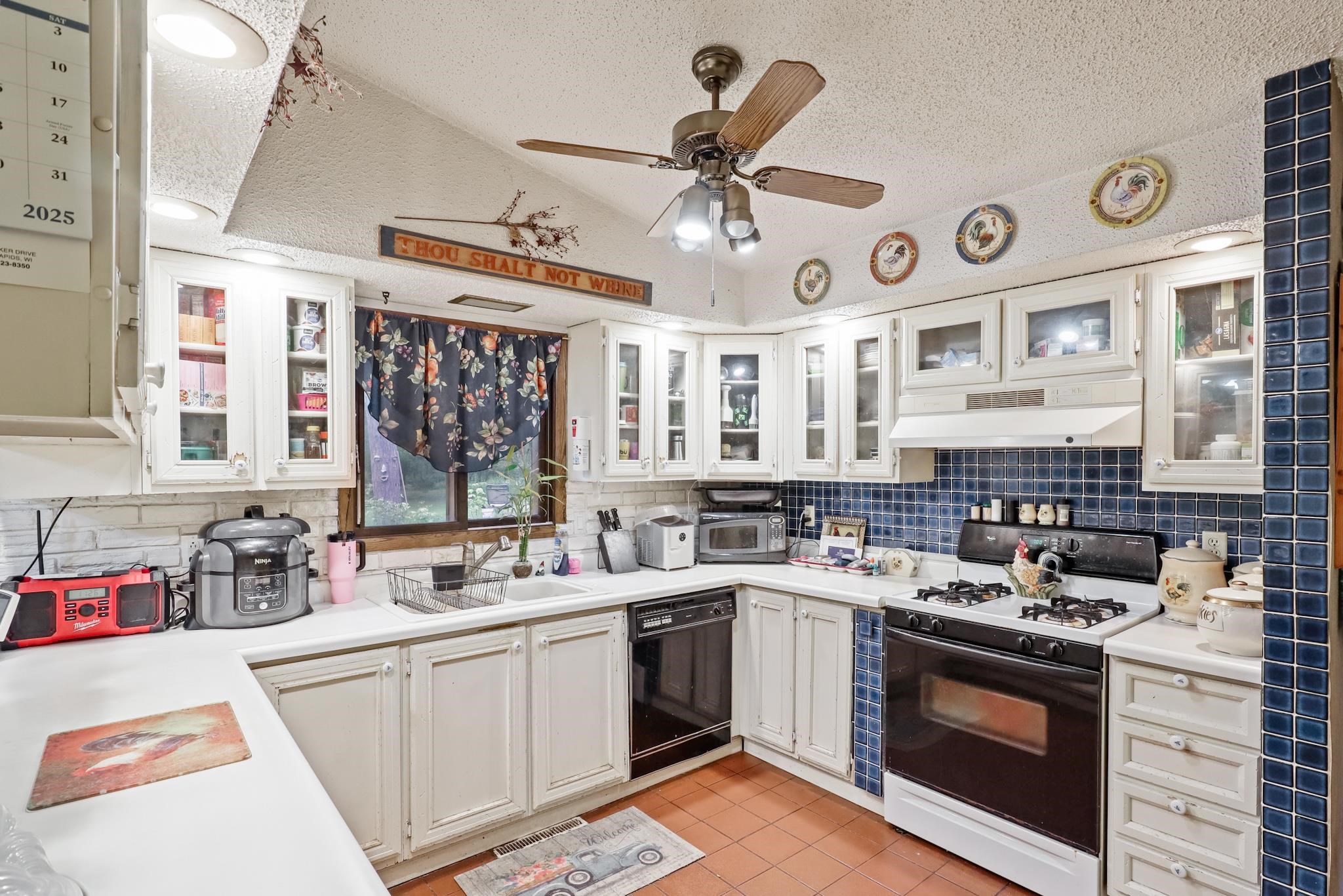 2720 PARKWAY COURT, Wisconsin Rapids, Wisconsin 54494, 3 Bedrooms Bedrooms, ,1 BathroomBathrooms,Residential,For Sale,2720 PARKWAY COURT,22502281