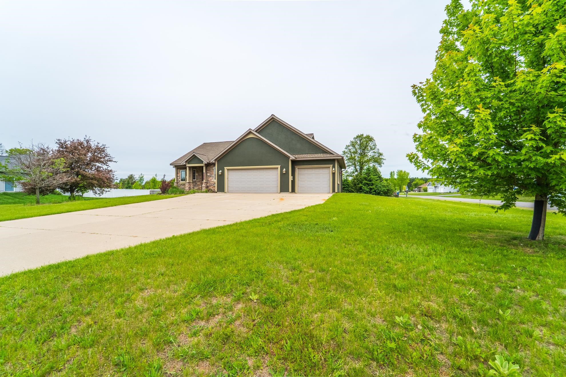 2370 BURTON AVENUE, Kronenwetter, Wisconsin 54455, 4 Bedrooms Bedrooms, ,3 BathroomsBathrooms,Residential,For Sale,2370 BURTON AVENUE,22502283