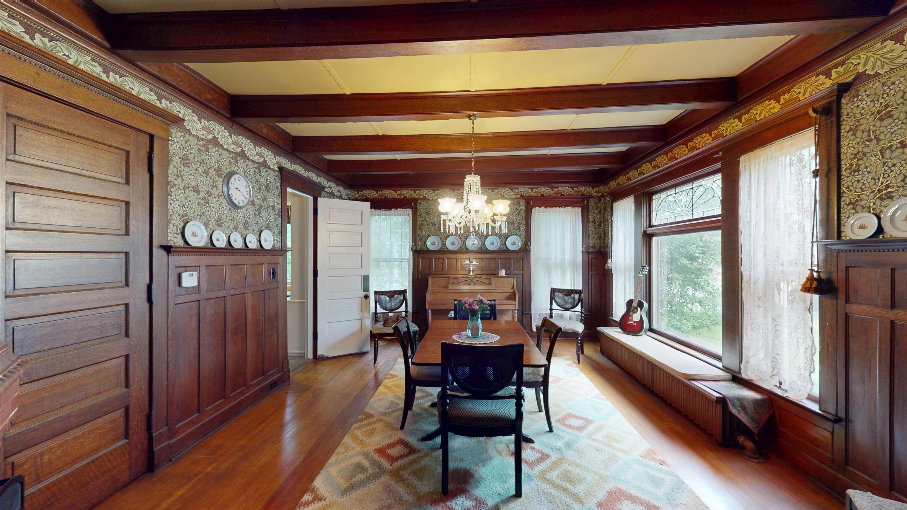300 S VINE AVENUE, Marshfield, Wisconsin 54449, 5 Bedrooms Bedrooms, ,1 BathroomBathrooms,Residential,For Sale,300 S VINE AVENUE,22502286