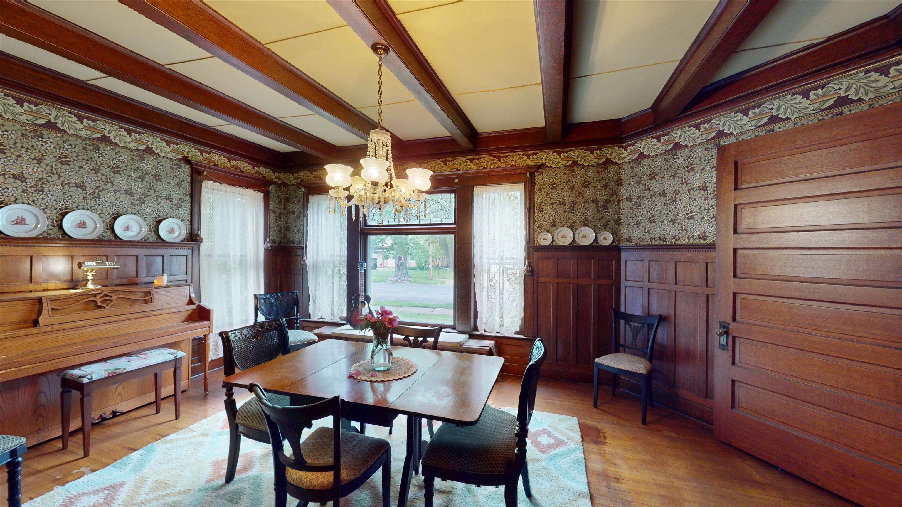 300 S VINE AVENUE, Marshfield, Wisconsin 54449, 5 Bedrooms Bedrooms, ,1 BathroomBathrooms,Residential,For Sale,300 S VINE AVENUE,22502286